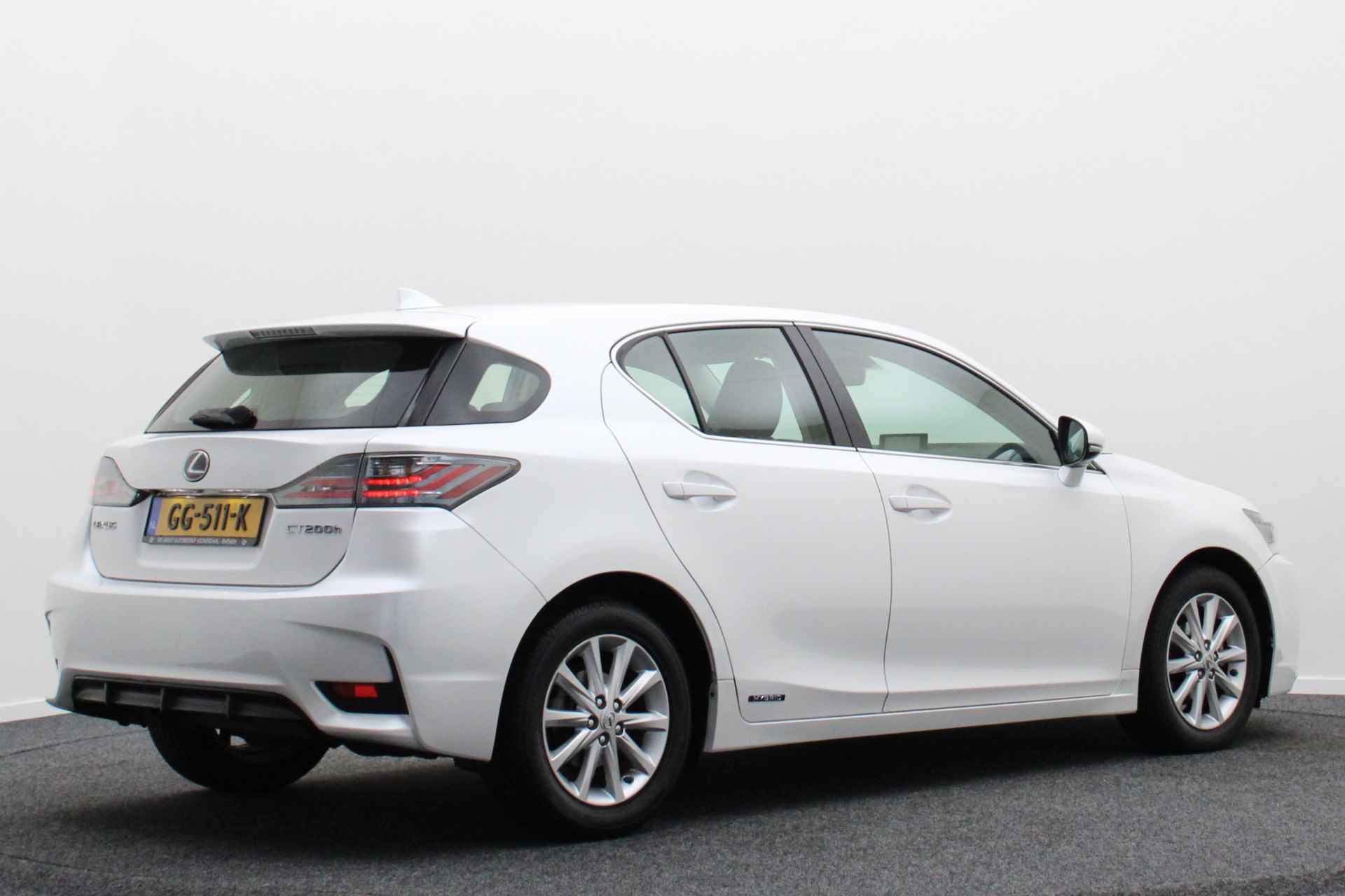 Lexus CT 200h Automaat Climate, Cruise, Camera, Navigatie, Sportstoelen, Bluetooth, 16'' - 18/43