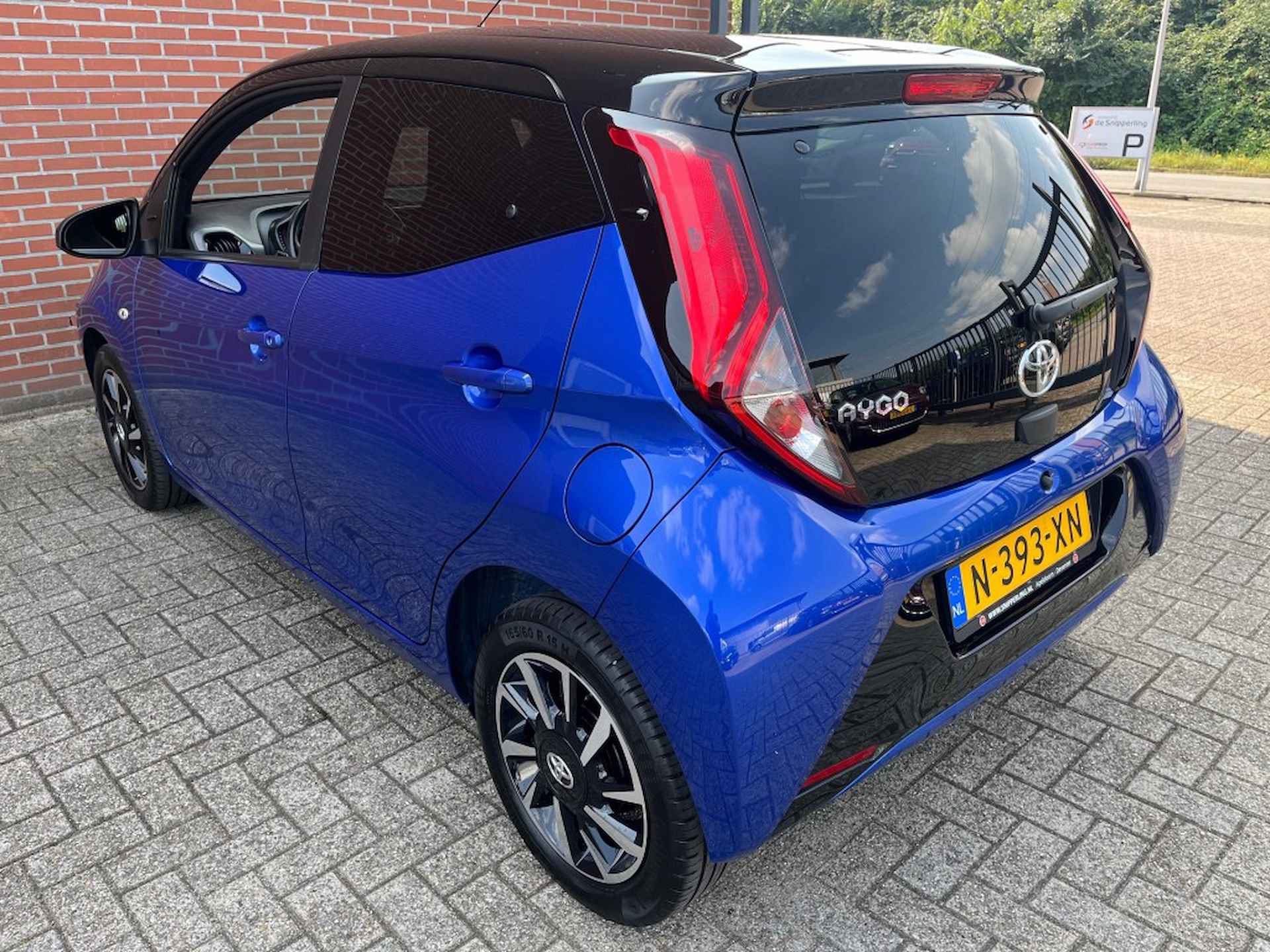 TOYOTA Aygo 1.0 VVT-I X-CITE ULTIMATE CARPLAY CLIMA CAMERA - 3/25