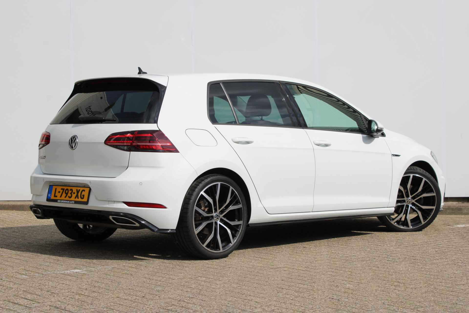 Volkswagen Golf 1.5 TSI 150 pk Highline Business R | Apple Carplay | Climatronic | Parkeersensoren | - 2/46