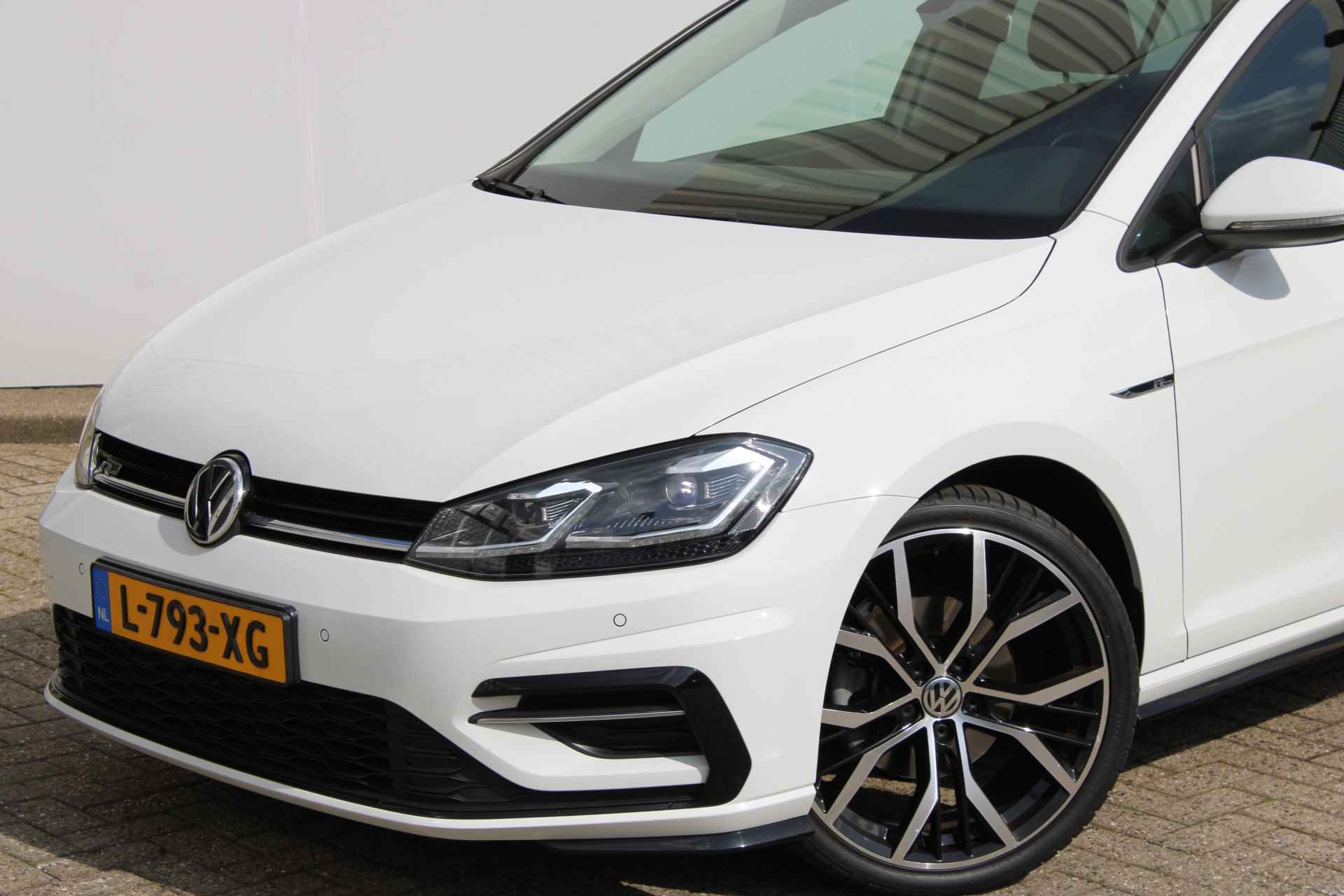 Volkswagen Golf 1.5 TSI 150 pk Highline Business R | Apple Carplay | Climatronic | Parkeersensoren | - 6/46