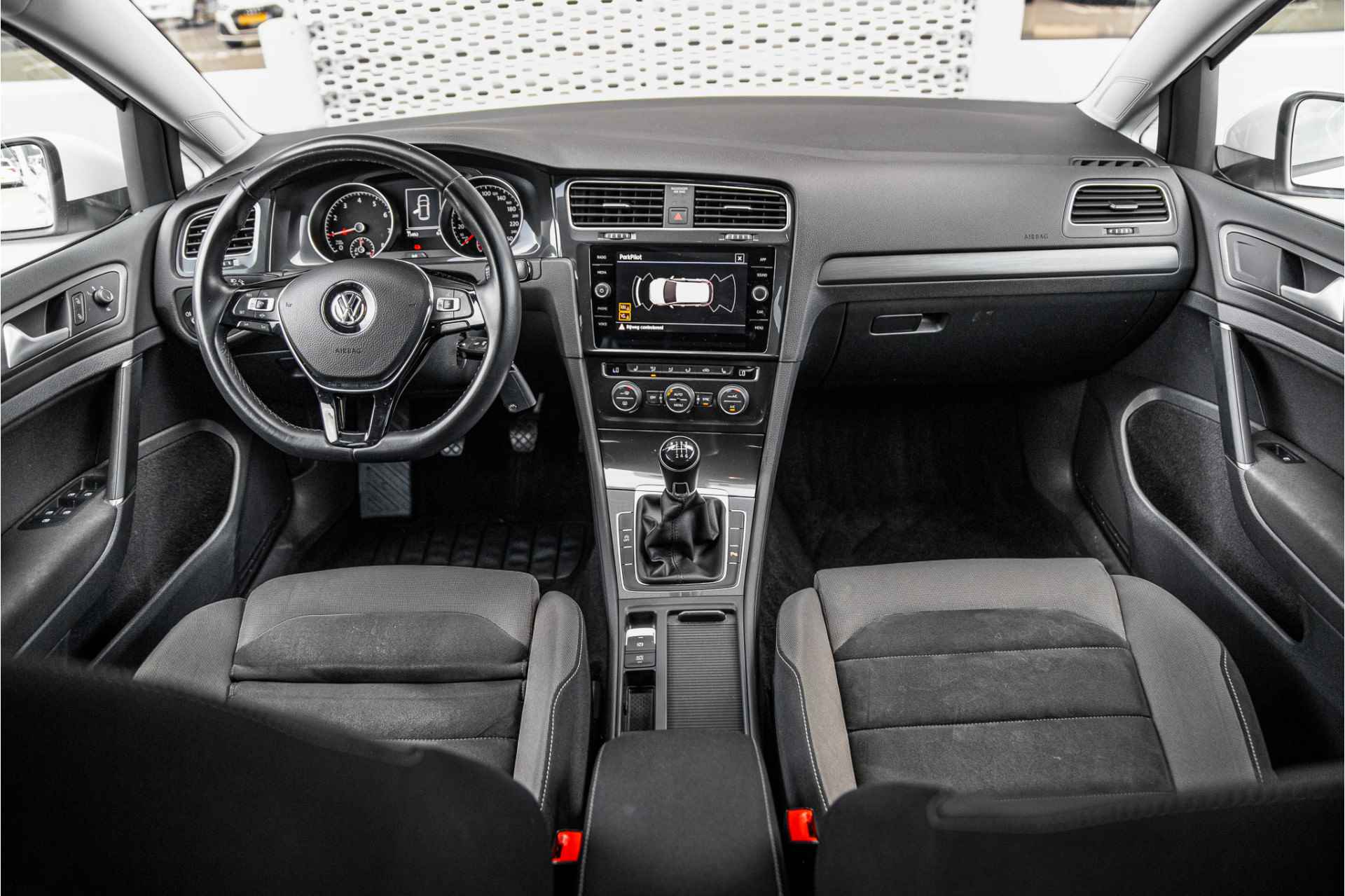 Volkswagen Golf 1.5 TSI 150 pk Highline Business R | Apple Carplay | Climatronic | Parkeersensoren | - 11/46