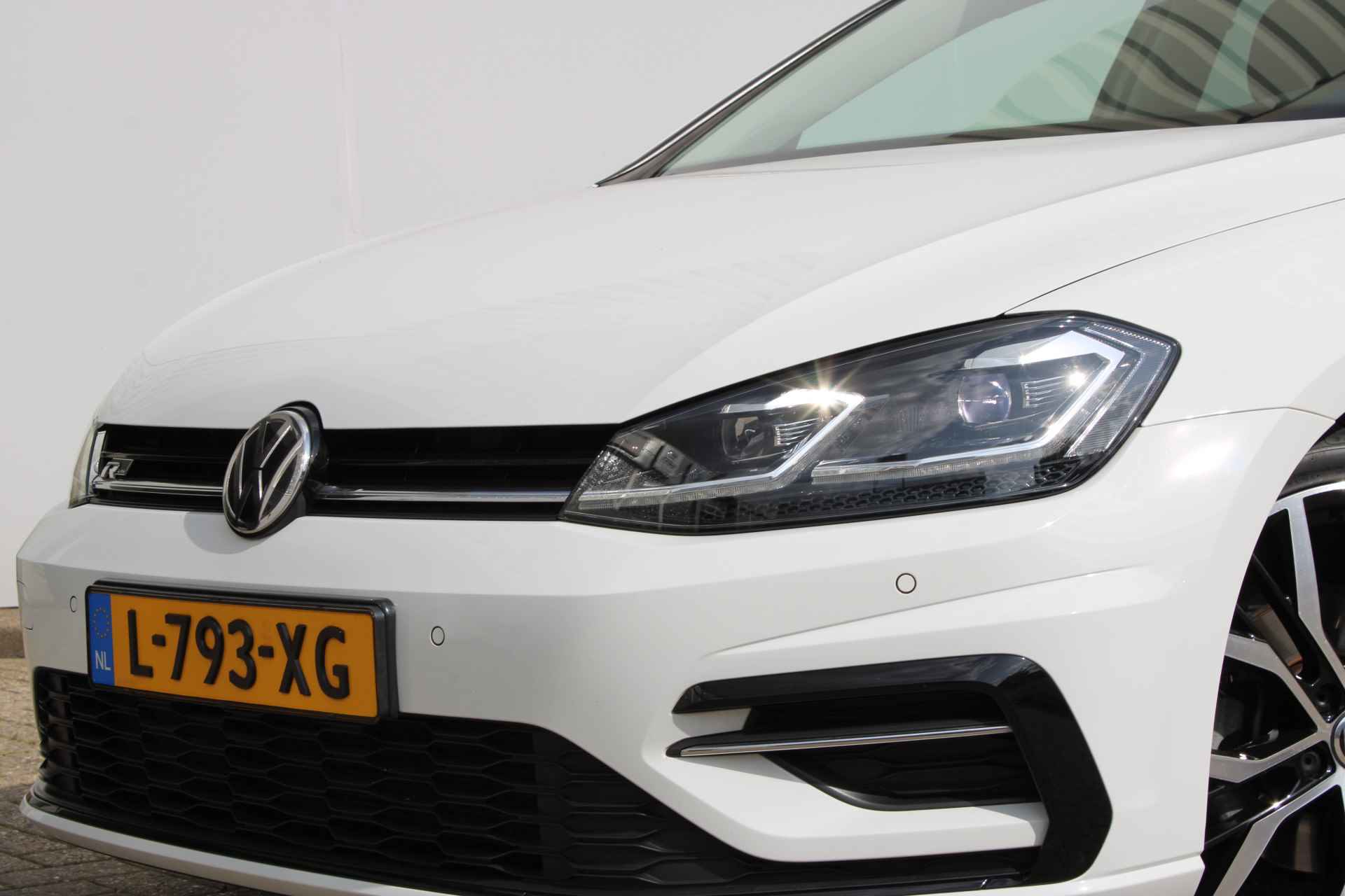 Volkswagen Golf 1.5 TSI 150 pk Highline Business R | Apple Carplay | Climatronic | Parkeersensoren | - 25/46