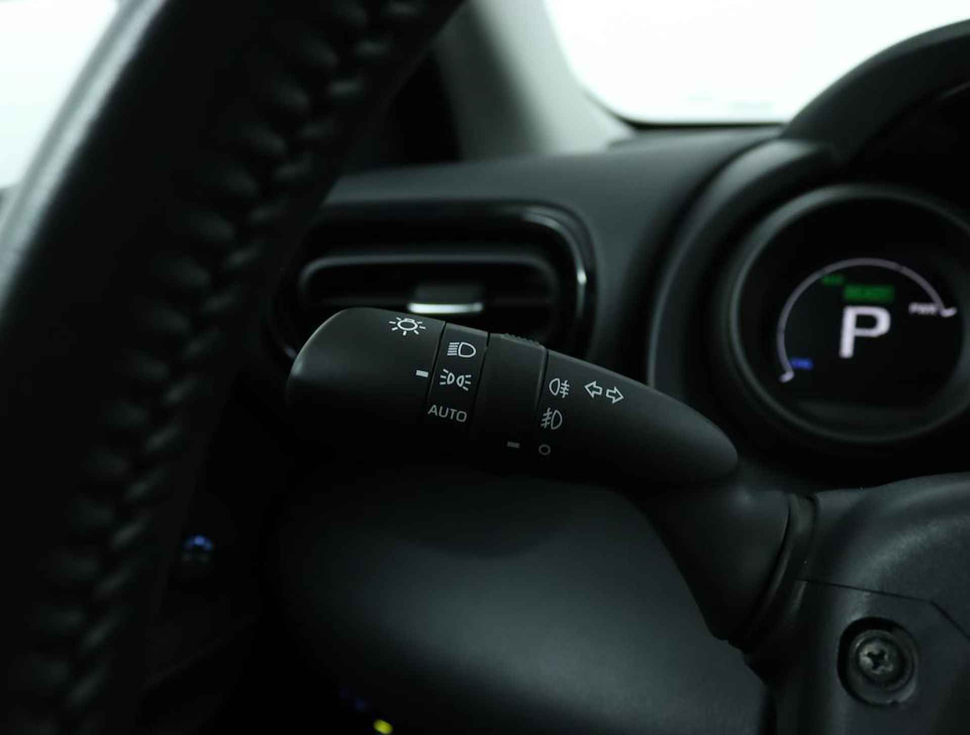 Toyota Yaris 1.5 Hybrid Business Plus | Navigatie | Adaptive Cruise Control | Achteruitrijcamera | Apple Carplay | Android Auto | - 30/50