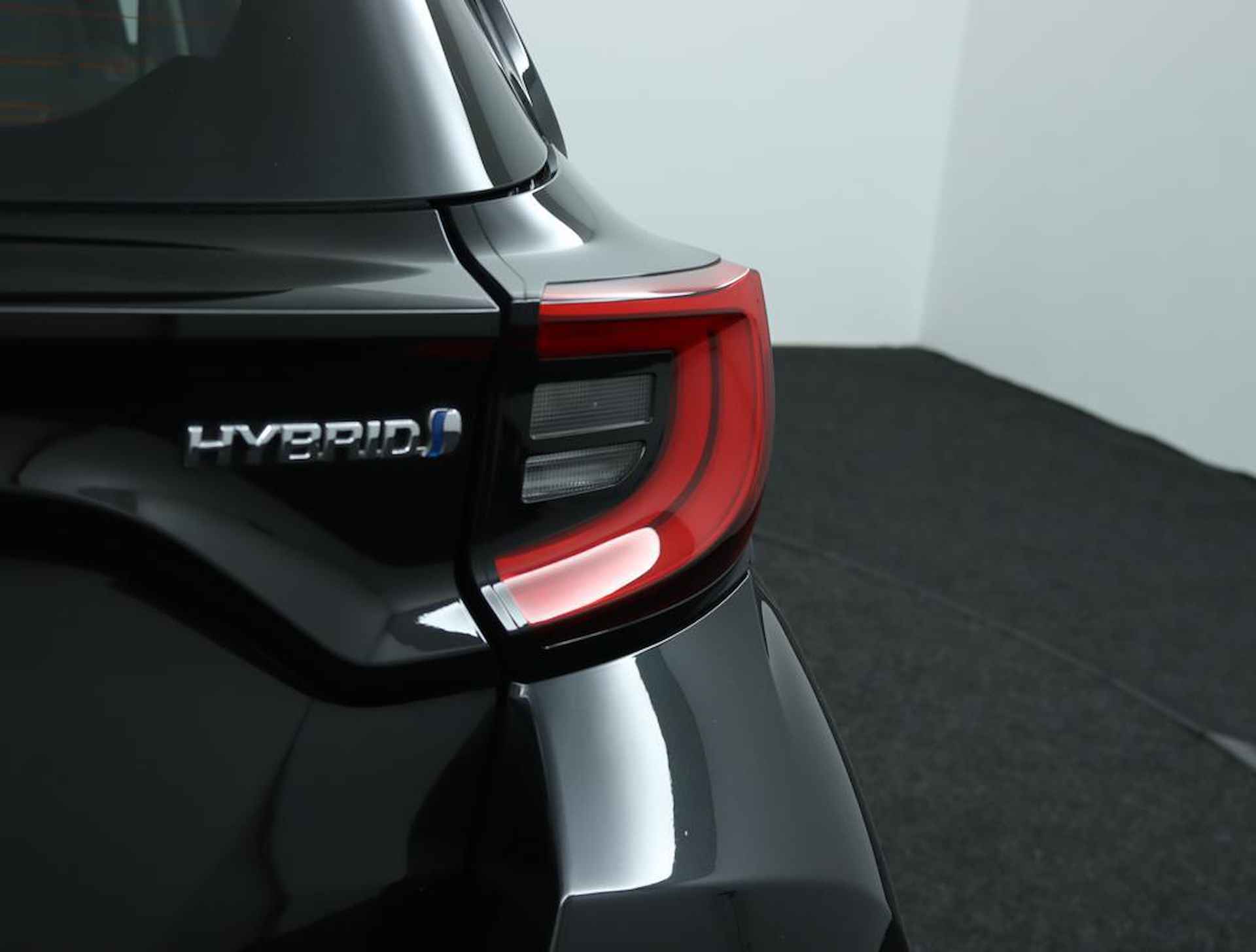 Toyota Yaris 1.5 Hybrid Business Plus | Navigatie | Adaptive Cruise Control | Achteruitrijcamera | Apple Carplay | Android Auto | - 37/50