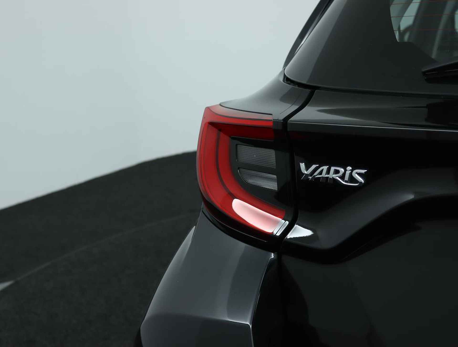 Toyota Yaris 1.5 Hybrid Business Plus | Navigatie | Adaptive Cruise Control | Achteruitrijcamera | Apple Carplay | Android Auto | - 38/50