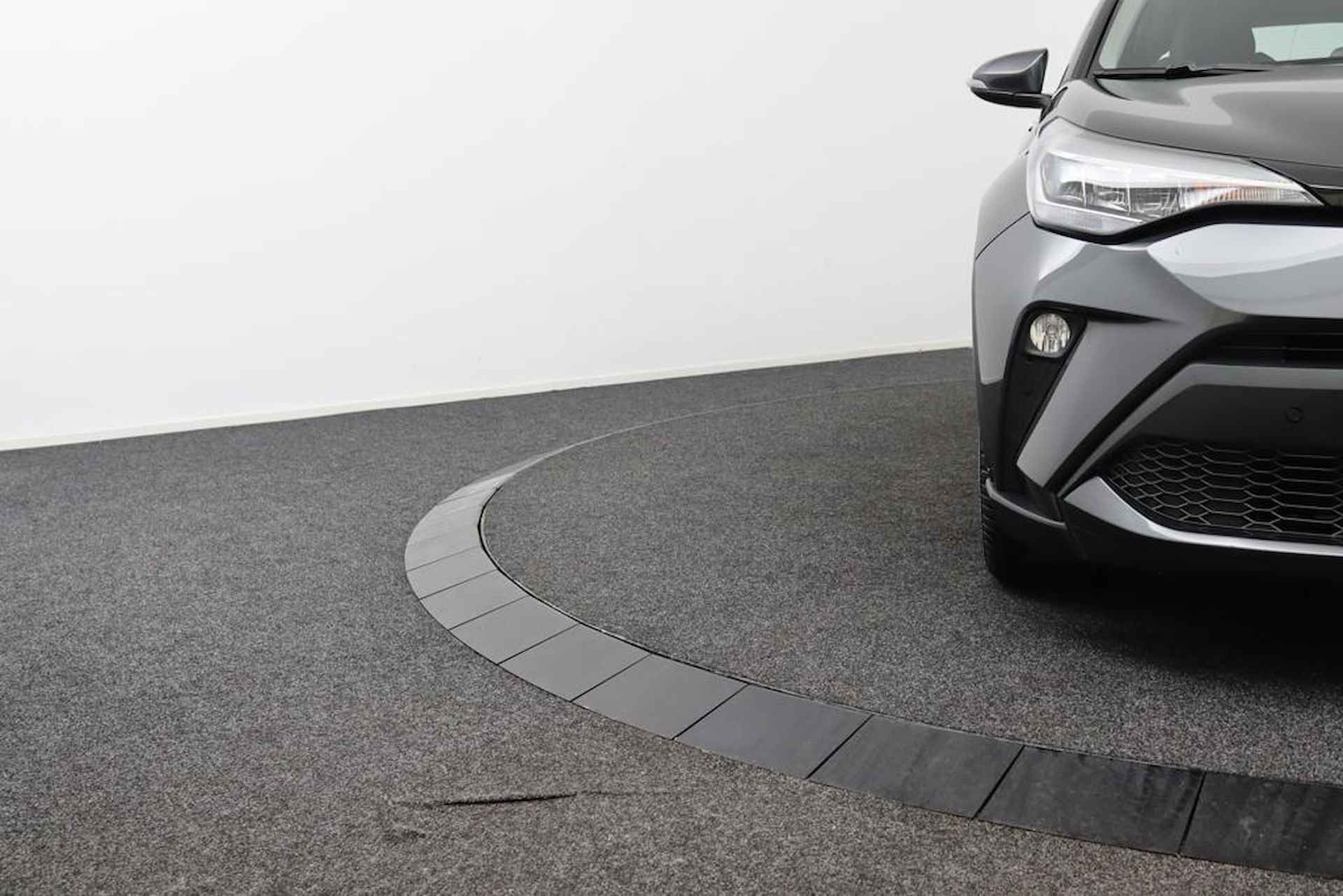 Toyota C-HR 2.0 Hybrid Dynamic | Trekhaak | Navigatie | Keyless Entry | Achteruitrijcamera | - 41/49