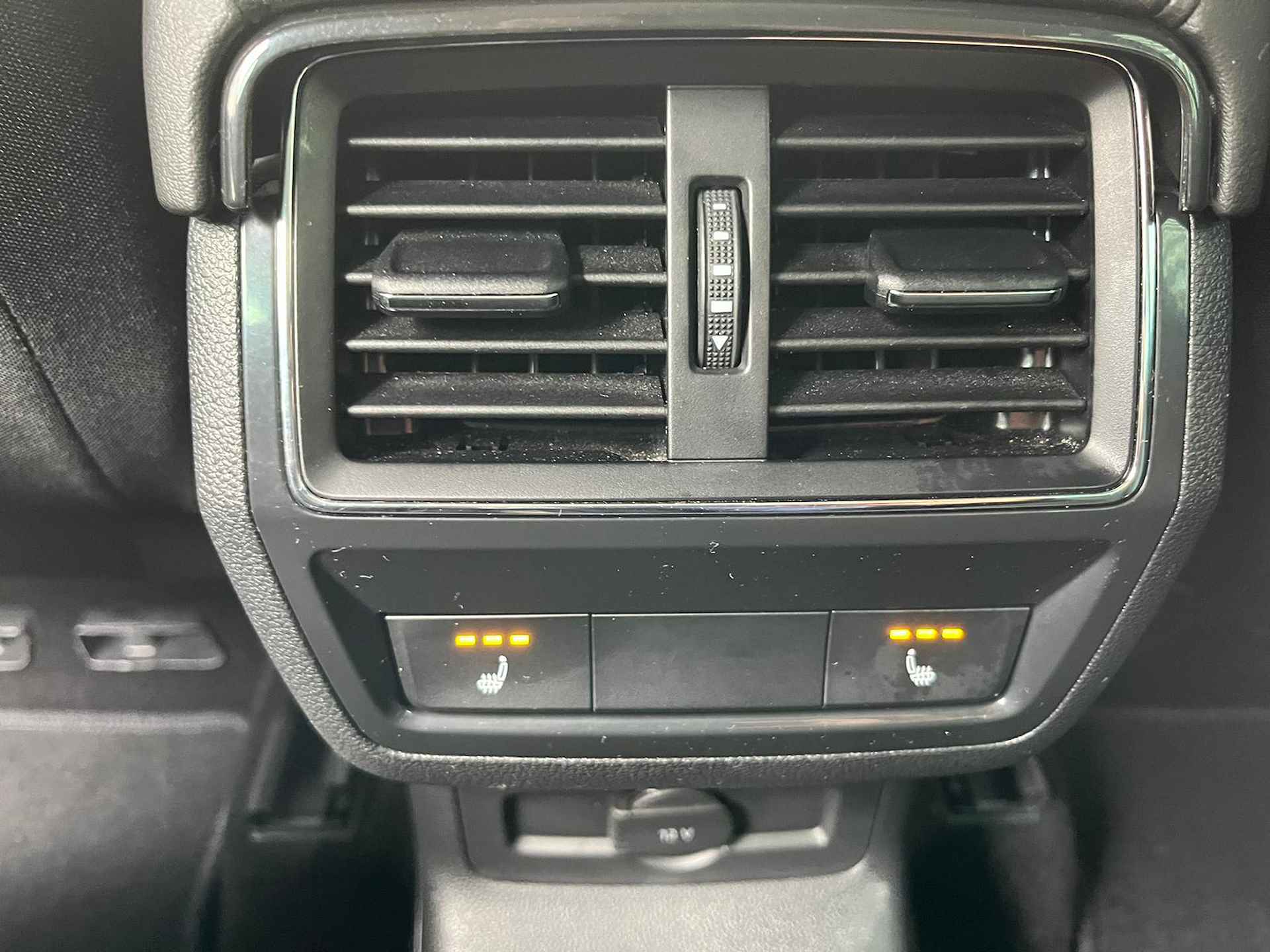Škoda Karoq 1.0 TSI 115pk Drive 125 / LED / Stoelverwarming / Navi / 17" LM Velgen P4 - 31/33