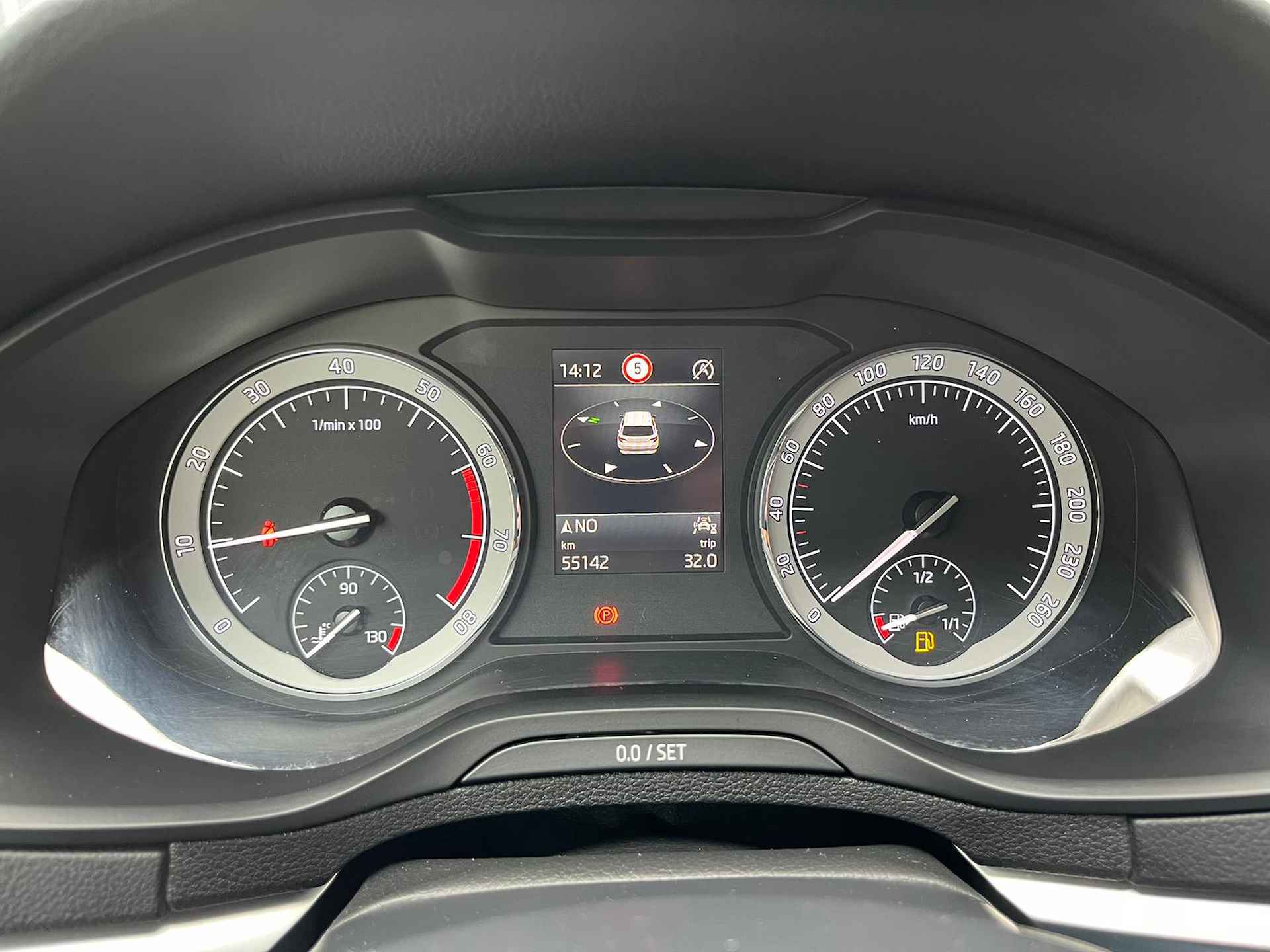 Škoda Karoq 1.0 TSI 115pk Drive 125 / LED / Stoelverwarming / Navi / 17" LM Velgen P4 - 19/33