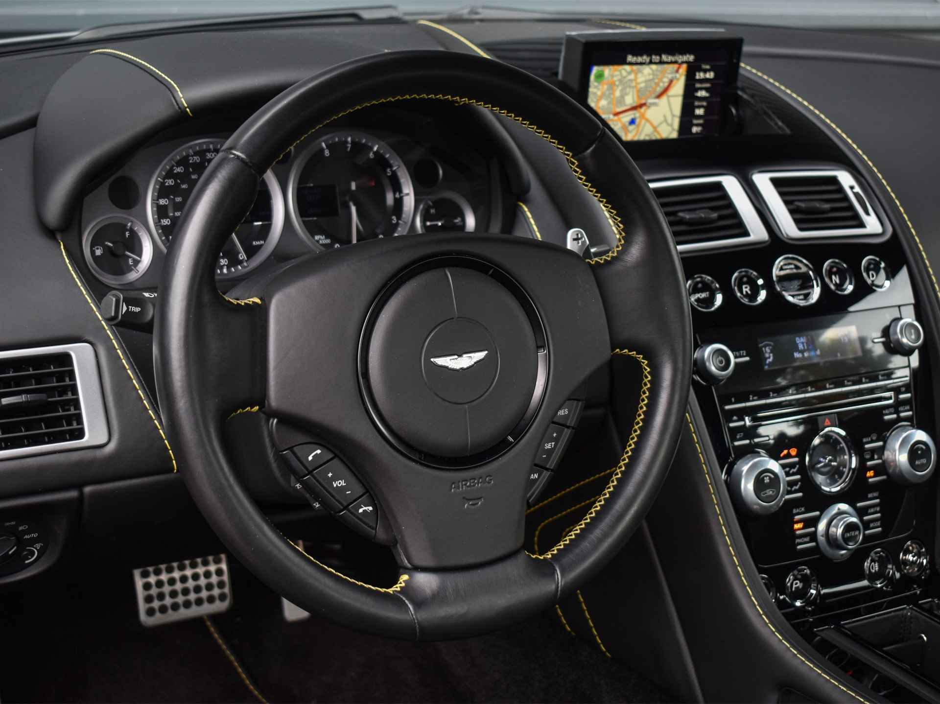 Aston Martin V8 Vantage 4.7 V8 S | 436PK | AM V8 | CARBON DETAILS | CHINA GREY | OBSIDIAN BLACK LEDER & ELECTRON YELLOW | - 37/56