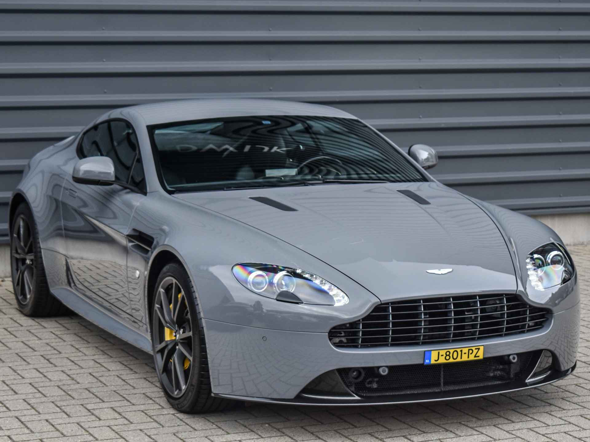 Aston Martin V8 Vantage 4.7 V8 S | 436PK | AM V8 | CARBON DETAILS | CHINA GREY | OBSIDIAN BLACK LEDER & ELECTRON YELLOW | - 56/56