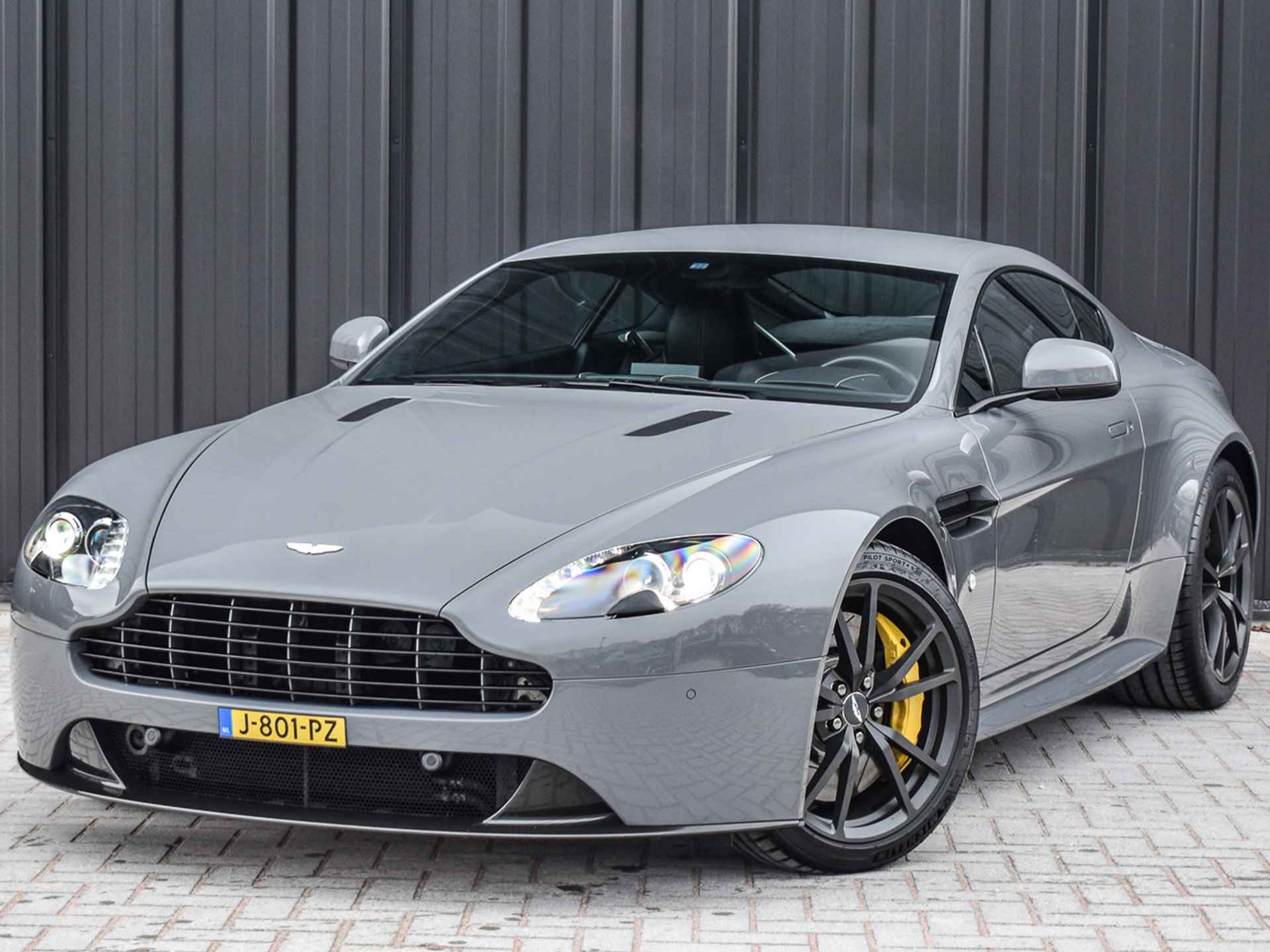 Aston Martin V8 Vantage 4.7 V8 S | 436PK | AM V8 | CARBON DETAILS | CHINA GREY | OBSIDIAN BLACK LEDER & ELECTRON YELLOW | - 3/58