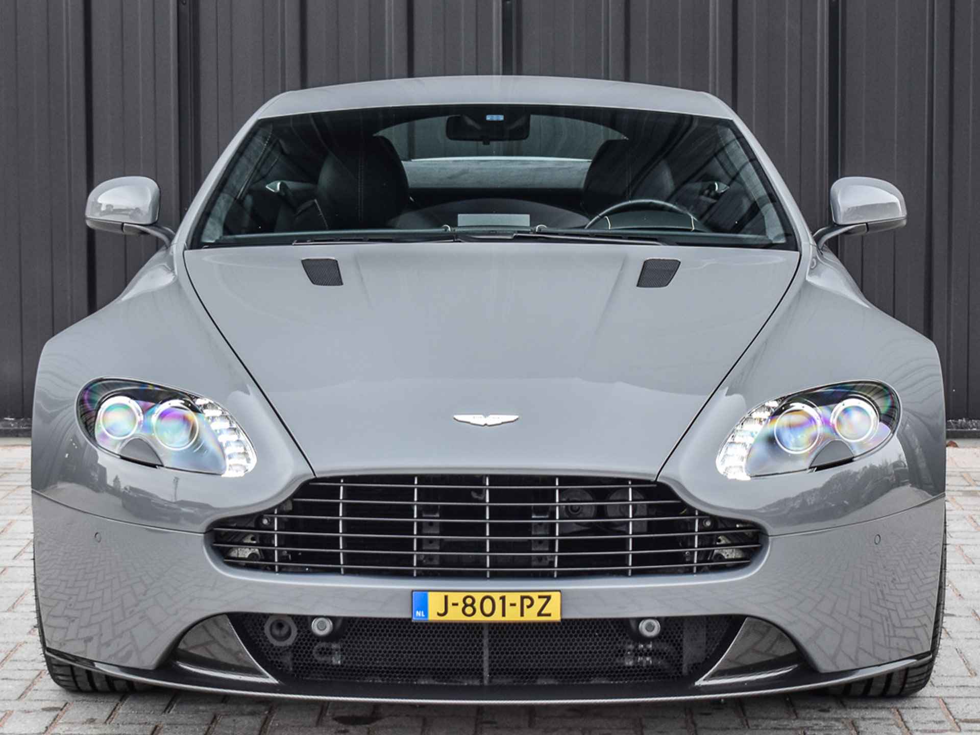 Aston Martin V8 Vantage 4.7 V8 S | 436PK | AM V8 | CARBON DETAILS | CHINA GREY | OBSIDIAN BLACK LEDER & ELECTRON YELLOW | - 23/58