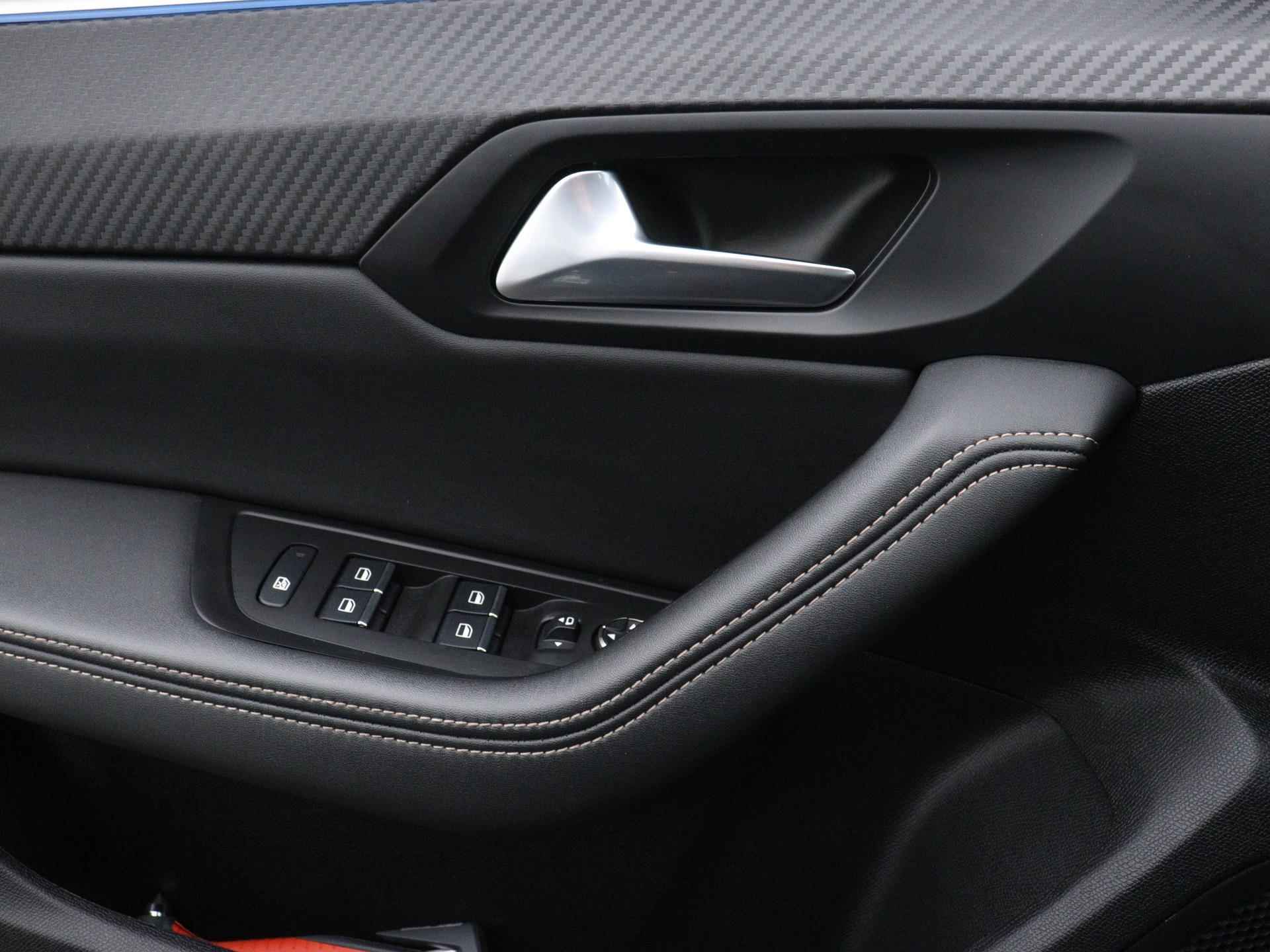 Peugeot 508 SW GT 130pk Automaat | Navigatie | Adaptieve Cruise Control | Dodehoek Detectie | Elektrisch Bedienbare Achterklep | Licht Metalen Velgen 18" - 23/36