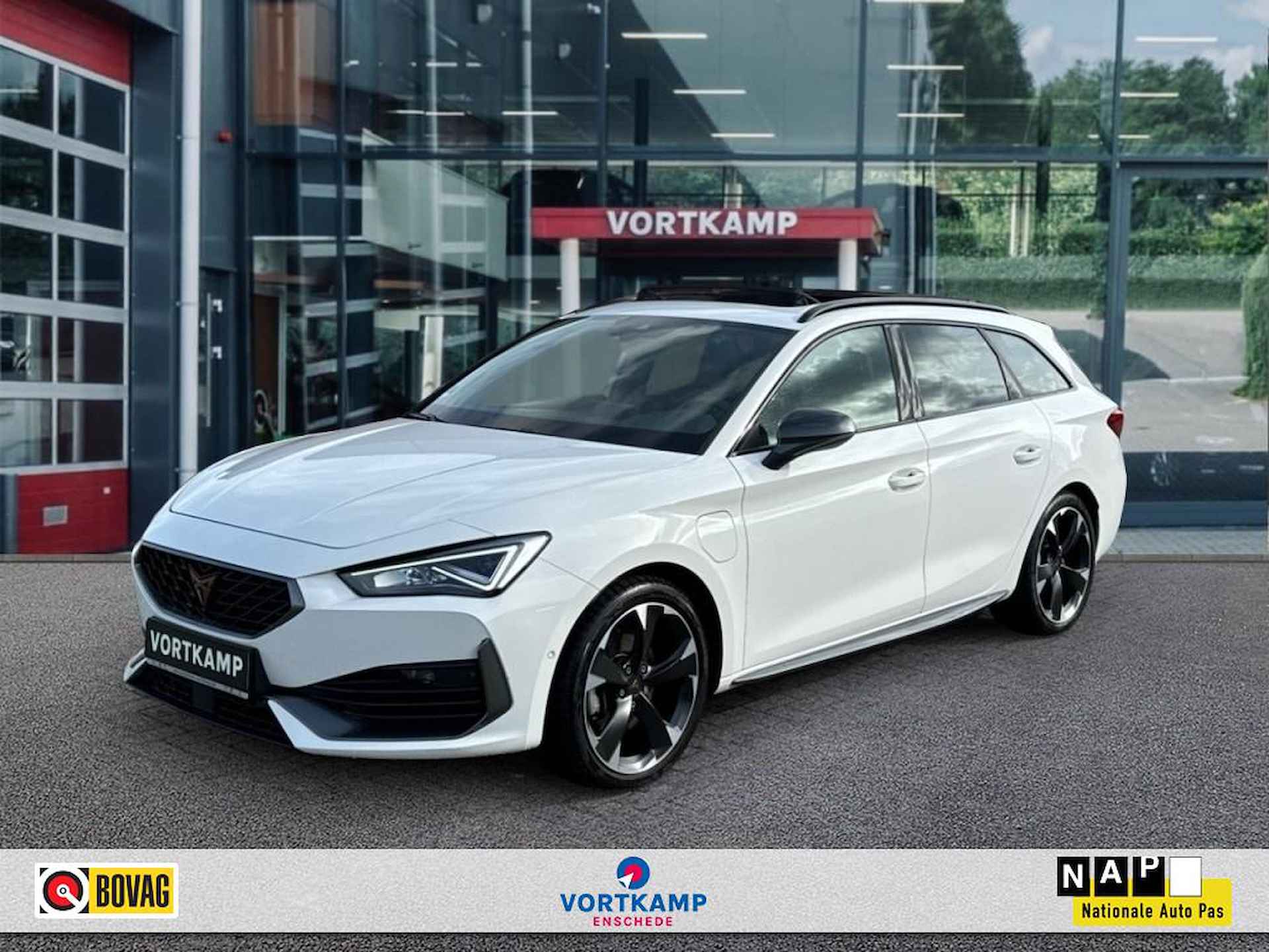 CUPRA Leon Sportstourer 1.4 TSI DSG E-HYBRID PANO-DAK/CAMERA/NAVI/ACC/STOELVERW - 1/23