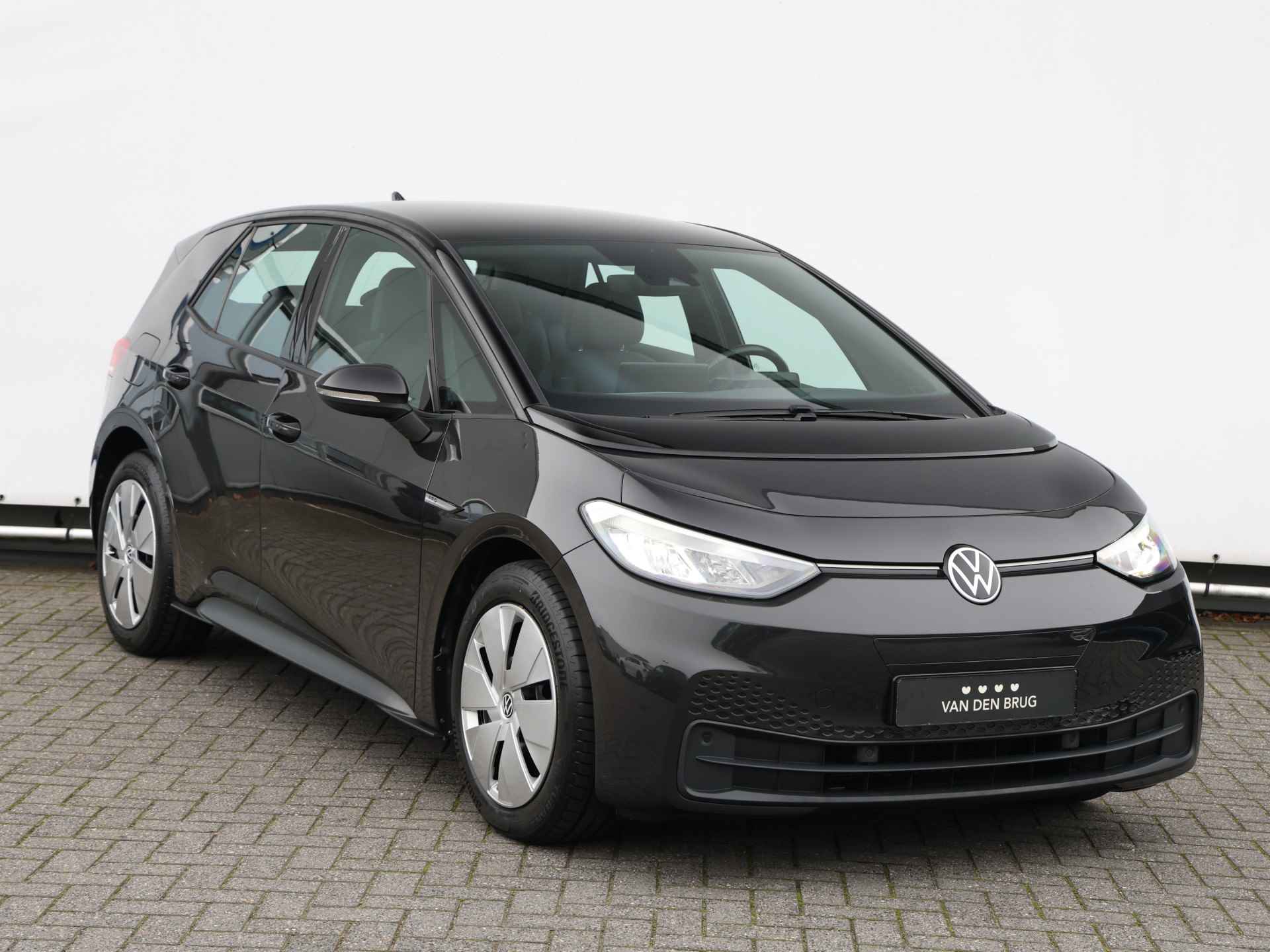 Volkswagen ID.3 Life 58 kWh 204pk | LED | Navigatie | Climate control | Cruise control | Stoel/Stuurverwarming - 3/45