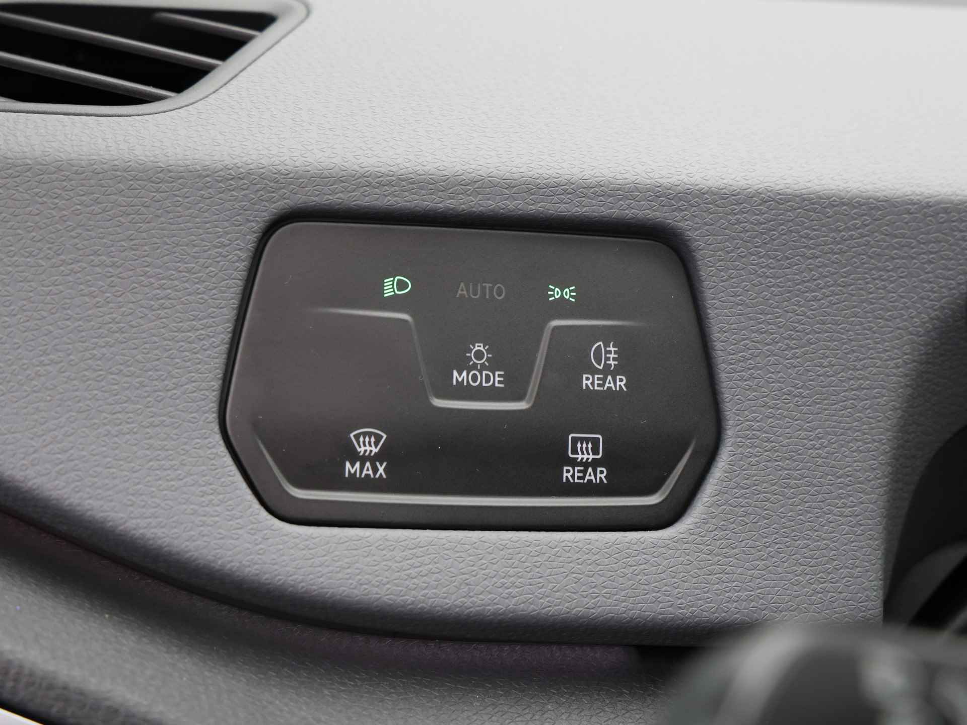 Volkswagen ID.3 Life 58 kWh 204pk | LED | Navigatie | Climate control | Cruise control | Stoel/Stuurverwarming - 37/45