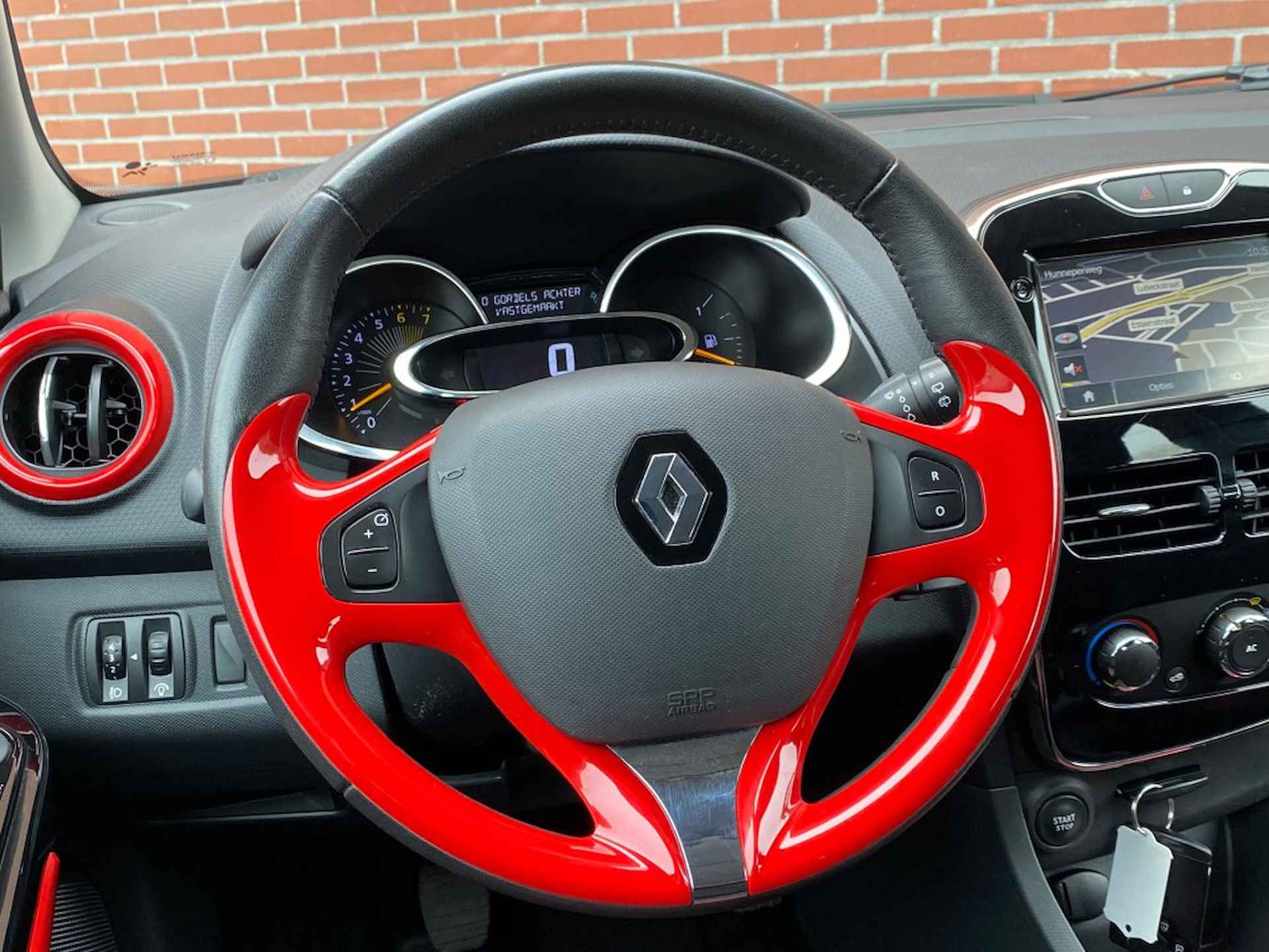 RENAULT Clio 0.9 TCE EXPRESSION NAV CRUISE LMV BLUETOOTH - 8/24