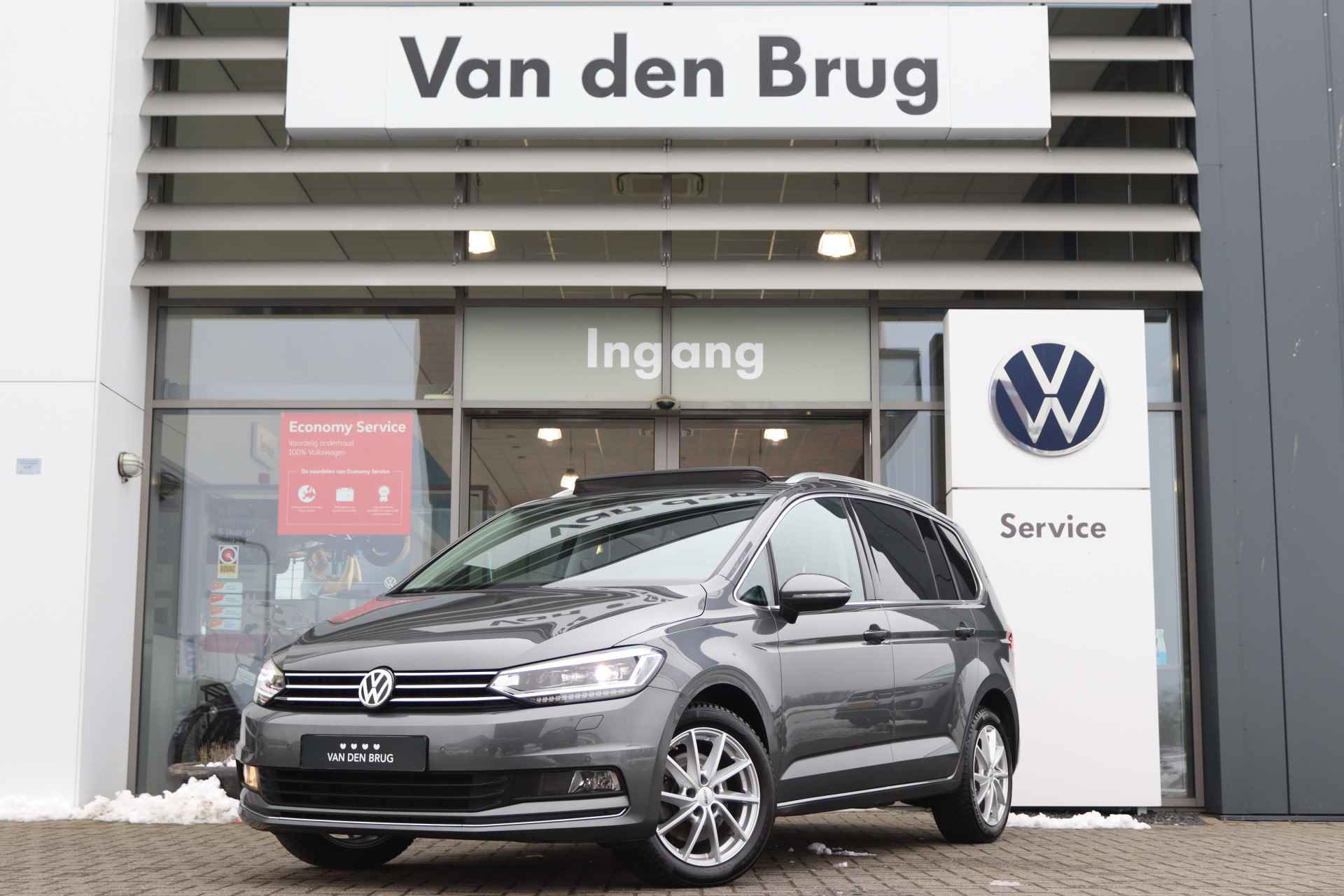 Volkswagen Touran 1.4 TSI 150 pk DSG Highline 5P | Panoramadak | Zwenkbare Trekhaak | Voorstoelen met Massage | LED | Stoel + Stuur verwarmd | Camera | 17'' LM | Grootlicht Assistent | - 3/45