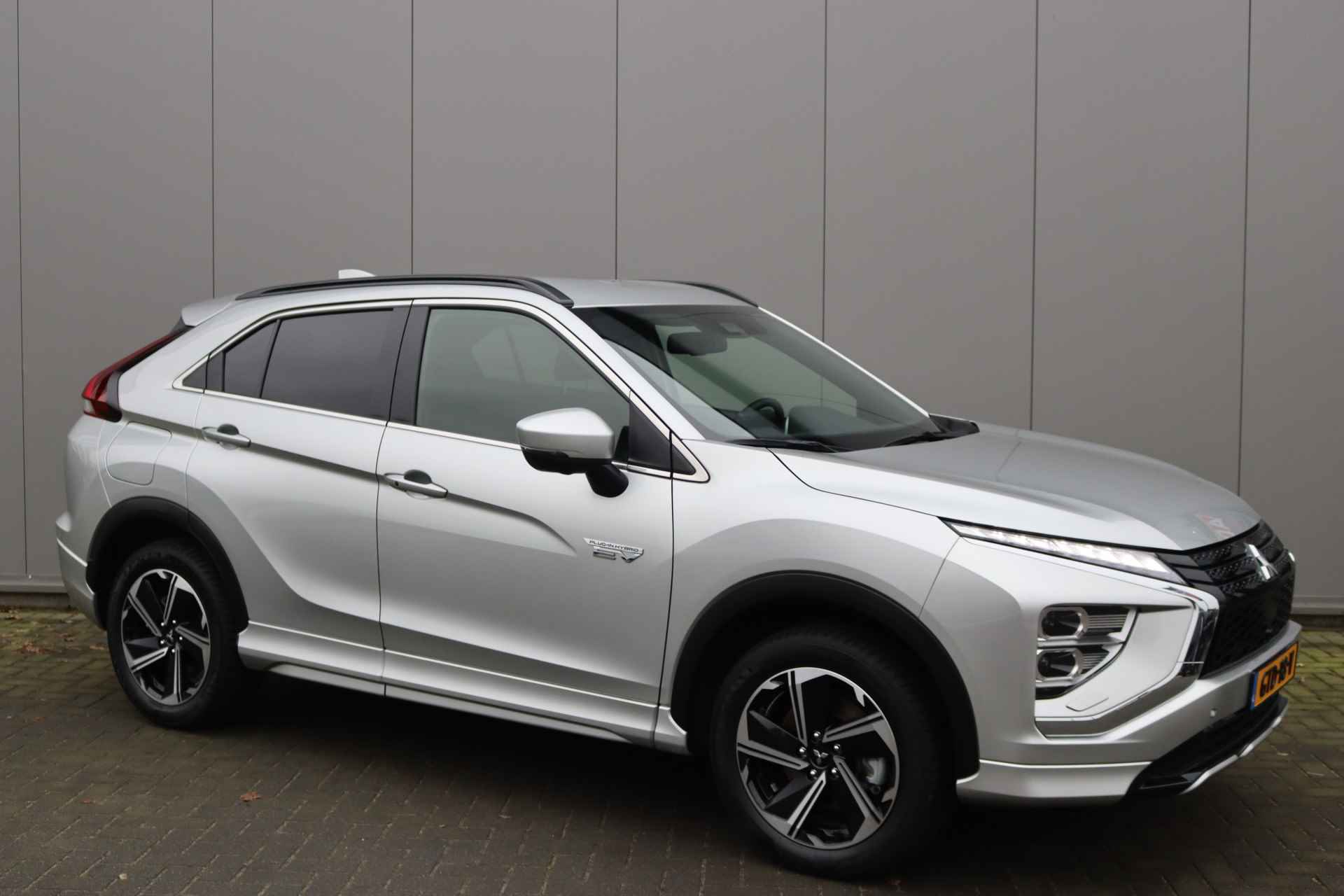 Mitsubishi Eclipse Cross 2.4 PHEV Intense + Sport-pack/Navigatie/Winter-Pack/Camera/Adaptive-Cruise - 2/31