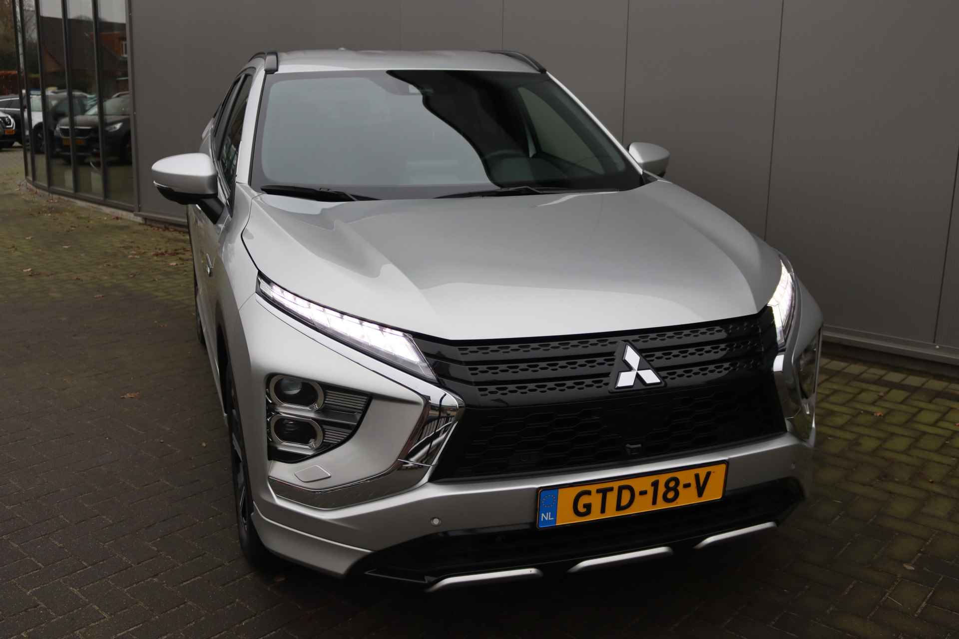 Mitsubishi Eclipse Cross 2.4 PHEV Intense + Sport-pack/Navigatie/Winter-Pack/Camera/Adaptive-Cruise - 8/31