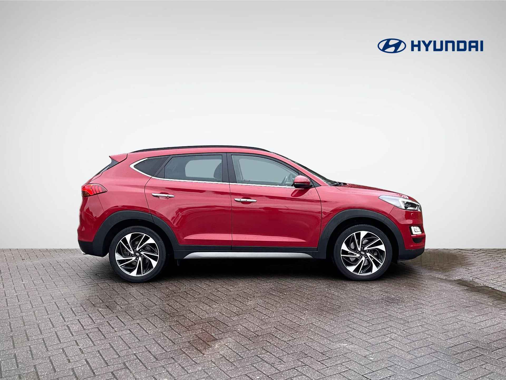 Hyundai Tucson 1.6 T-GDI 4WD Premium Sky | Trekhaak | Panoramadak | Leder | Navigatie | 360° Camera | Apple Carplay/Anrdoid Auto | Stuur- + Stoelverwarming | Rijklaarprijs! - 3/34