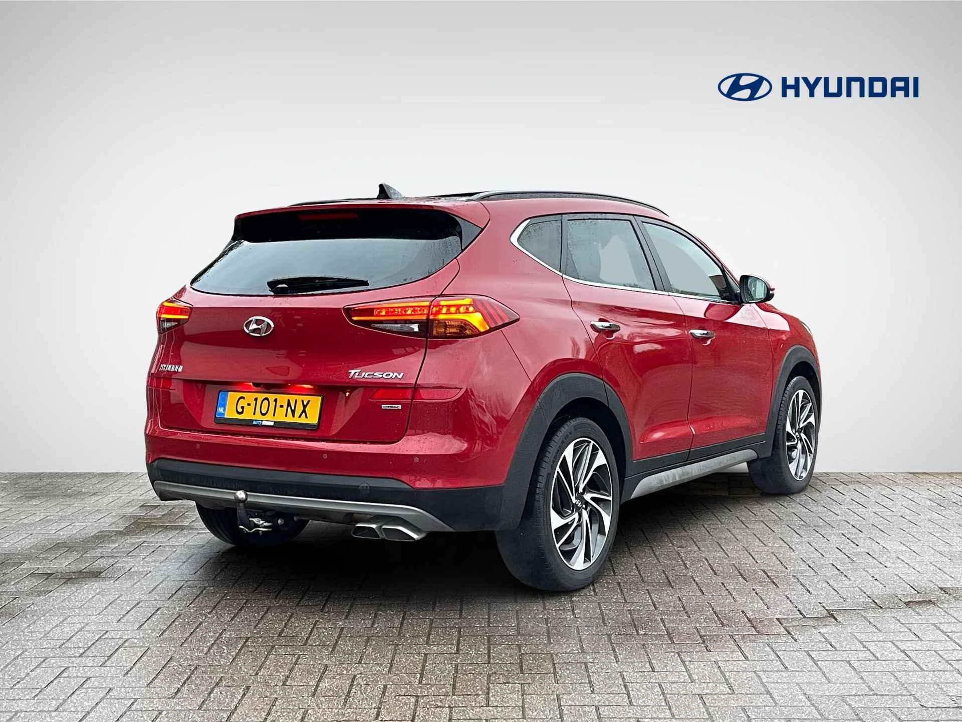 Hyundai Tucson 1.6 T-GDI 4WD Premium Sky | Trekhaak | Panoramadak | Leder | Navigatie | 360° Camera | Apple Carplay/Anrdoid Auto | Stuur- + Stoelverwarming | Rijklaarprijs! - 4/34