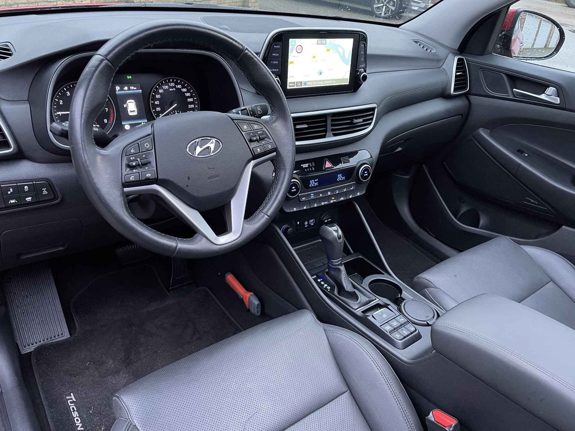 Hyundai Tucson 1.6 T-GDI 4WD Premium Sky | Trekhaak | Panoramadak | Leder | Navigatie | 360° Camera | Apple Carplay/Anrdoid Auto | Stuur- + Stoelverwarming | Rijklaarprijs! - 10/34