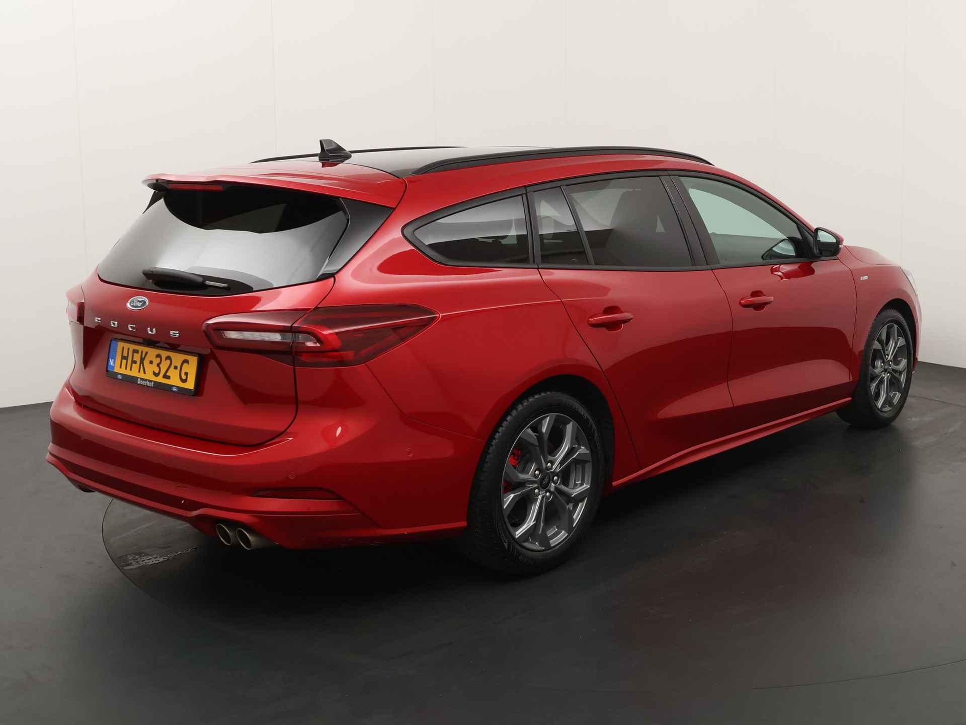 Ford FOCUS Wagon EcoBoost 125PK Hybrid ST Line Pano I AGR stoelen I Sync4 I Camera I All season I fabr. gar. tm 09-2027 - 5/21