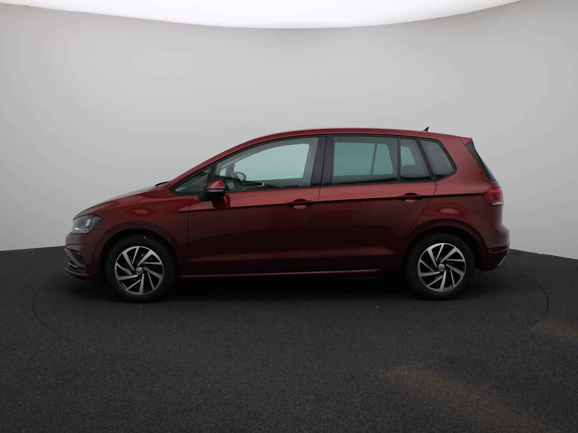 Volkswagen Golf Sportsvan 1.5 TSI ACT Comfortline | Navigatie | Climate-Control | Camera | Parkeersensoren | Stuur + Stoelverwarming | Apple-Carplay | - 4/37