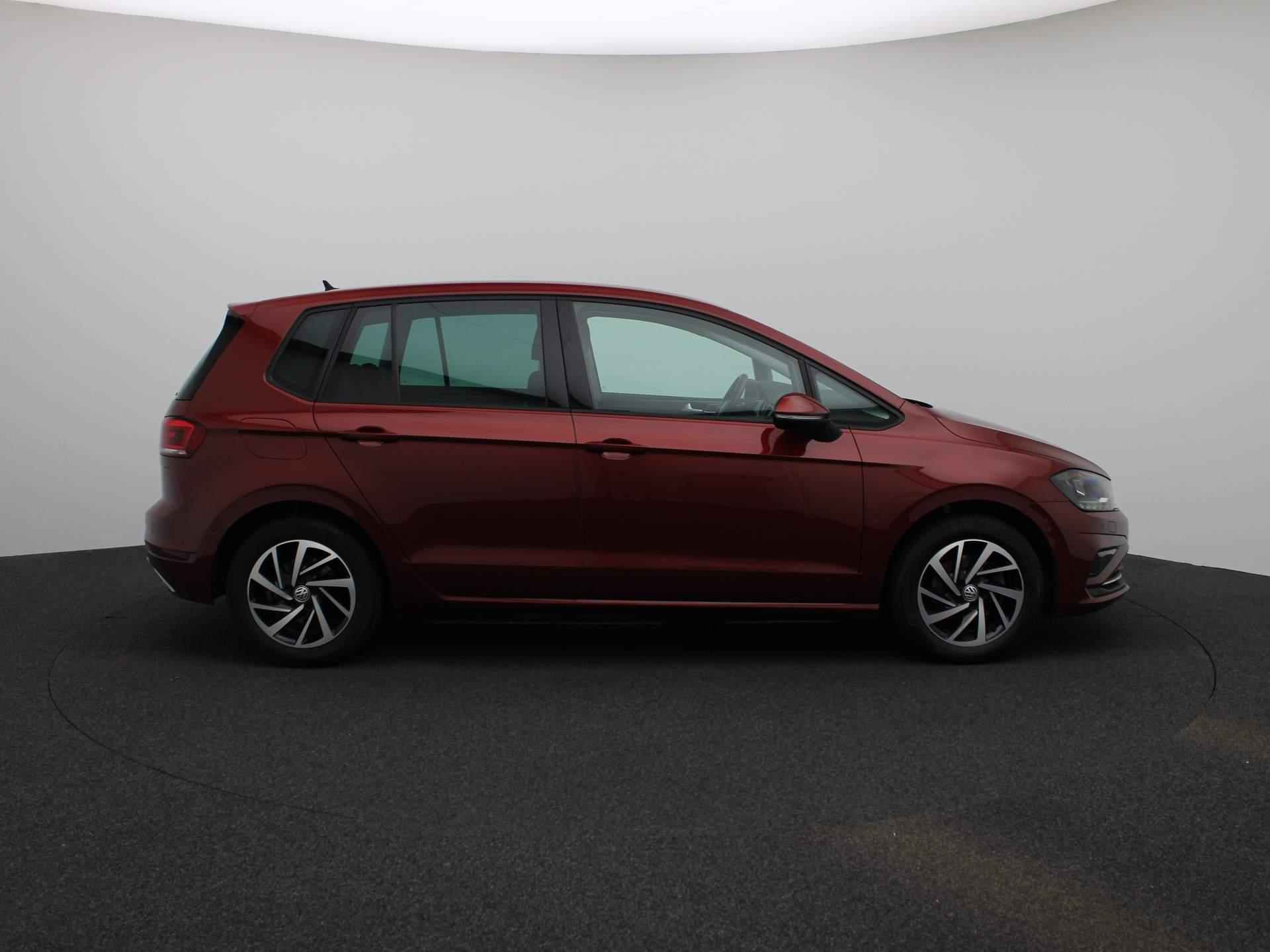 Volkswagen Golf Sportsvan 1.5 TSI ACT Comfortline | Navigatie | Climate-Control | Camera | Parkeersensoren | Stuur + Stoelverwarming | Apple-Carplay | - 6/37