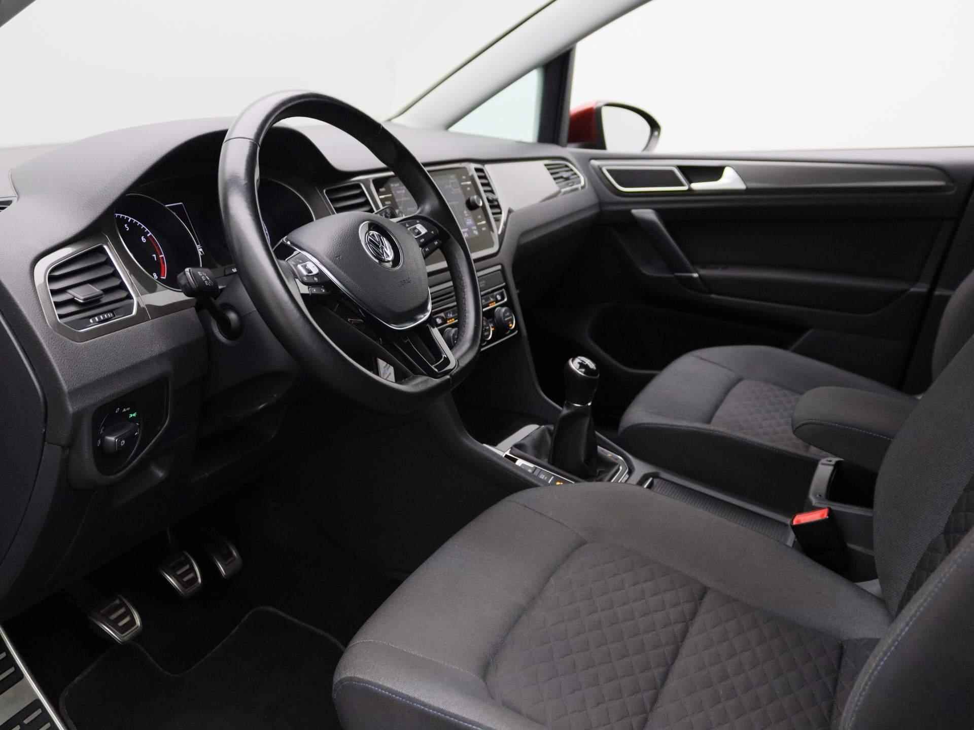 Volkswagen Golf Sportsvan 1.5 TSI ACT Comfortline | Navigatie | Climate-Control | Camera | Parkeersensoren | Stuur + Stoelverwarming | Apple-Carplay | - 28/37