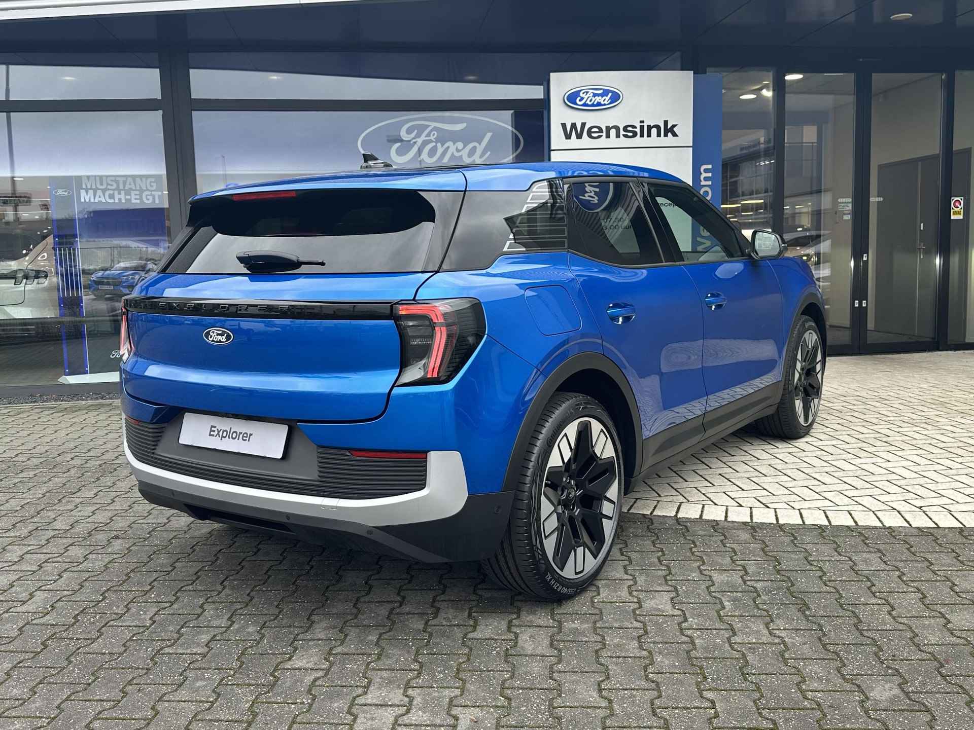 Ford Explorer Premium Extended Range RWD 77 kWh 21 inch velgen - Panorama dak - €1.000,- Ford voordeel - 6/35