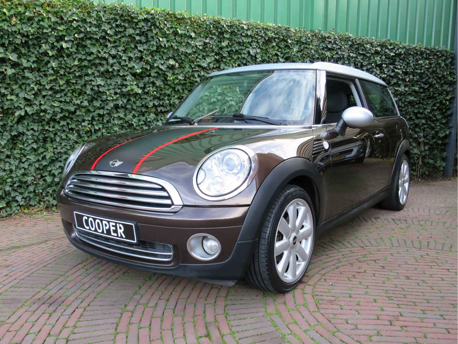 MINI Clubman 1.6 Cooper Chili R55 met Pano.dak, Navi, BT, Trekhaak en 17" - 31/43