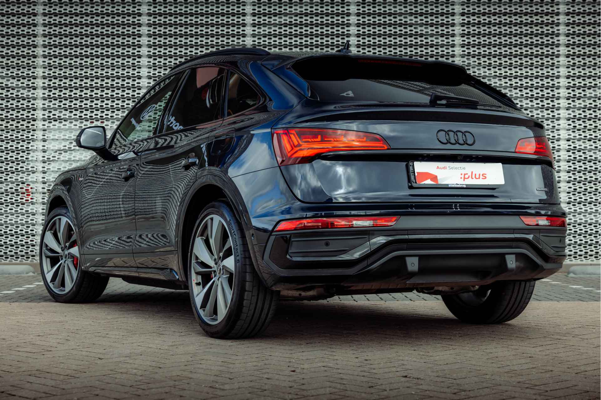 Audi Q5 Sportback 50 TFSI e 299pk quattro S Line exterieur | Panoramadak | Luchtvering | Head Up | Trekhaak | Stoelventilatie | Memory | 21" LM velgen | Optiek zwart plus | Audi Exclusive lak Nachtblauw - 5/37