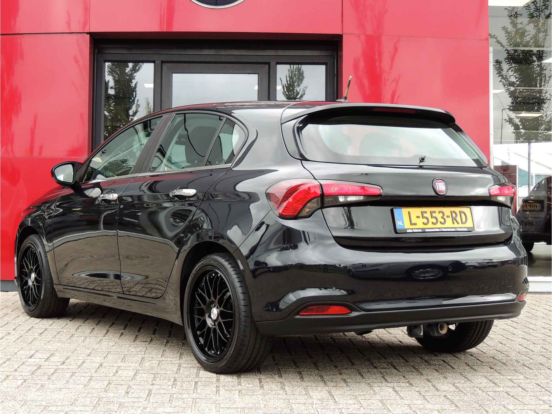 Fiat Tipo 1.4 T-Jet 16v 120 Mirror | 18" velgen | Parkeersensoren | Navigatie - 9/28