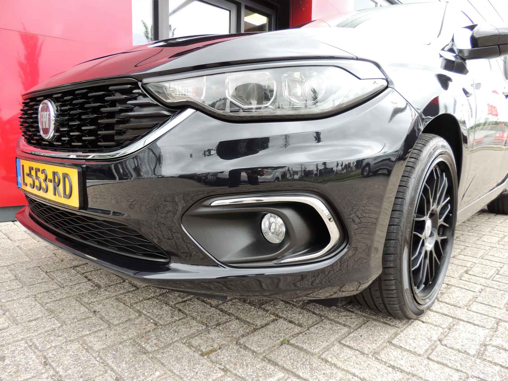 Fiat Tipo 1.4 T-Jet 16v 120 Mirror | 18" velgen | Parkeersensoren | Navigatie - 26/28