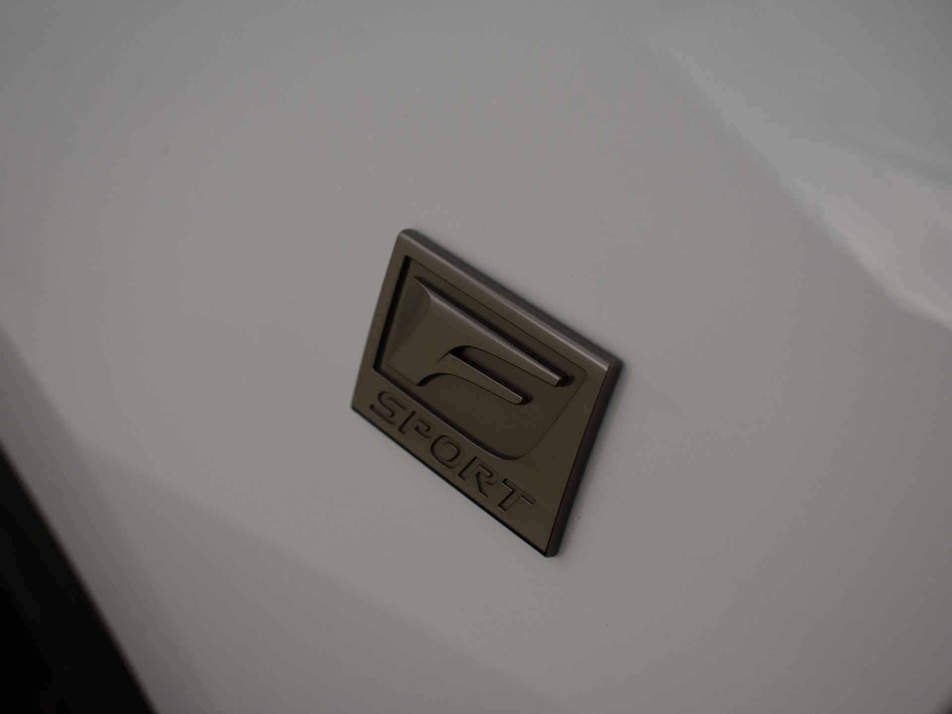 Lexus ES 300h F Sport Design | Nieuw & direct leverbaar - 20/39