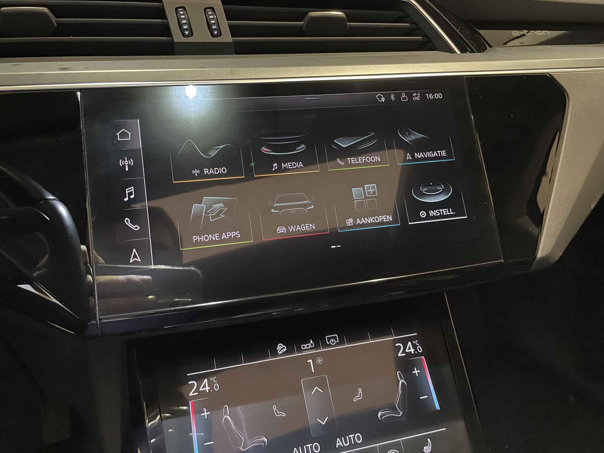 Audi e-tron e-tron 50 quattro Launch edition plus 71 kWh 313PK | Panoramadak | Navigatie | Afneembare Trekhaak | Lederen Bekleding | Cruise Control | Stoelverwarming | Digital Cockpit | Parkeersensoren | - 22/36