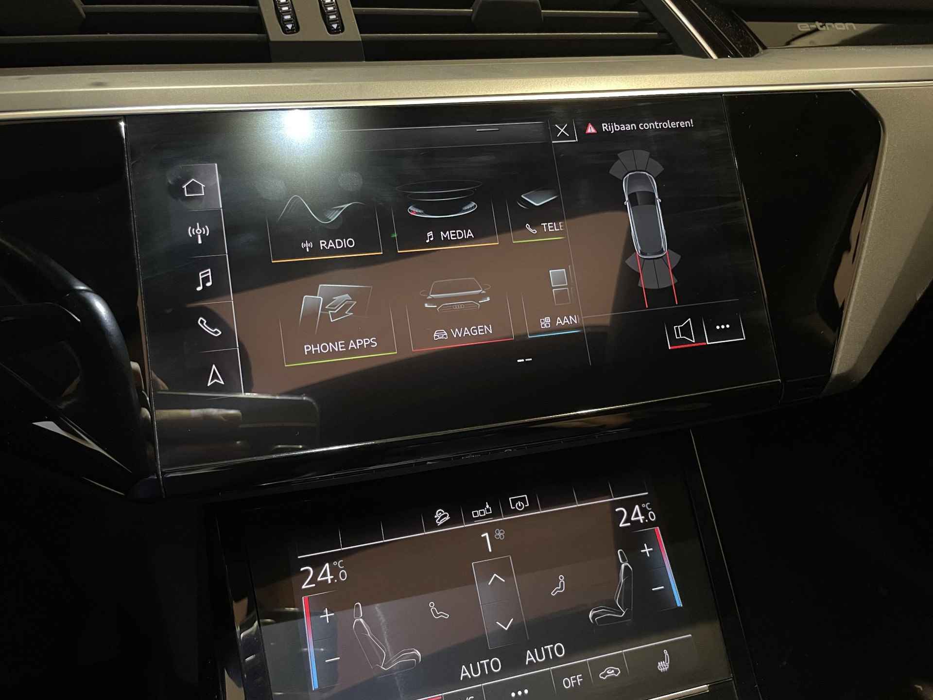 Audi e-tron e-tron 50 quattro Launch edition plus 71 kWh 313PK | Panoramadak | Navigatie | Afneembare Trekhaak | Lederen Bekleding | Cruise Control | Stoelverwarming | Digital Cockpit | Parkeersensoren | - 27/36