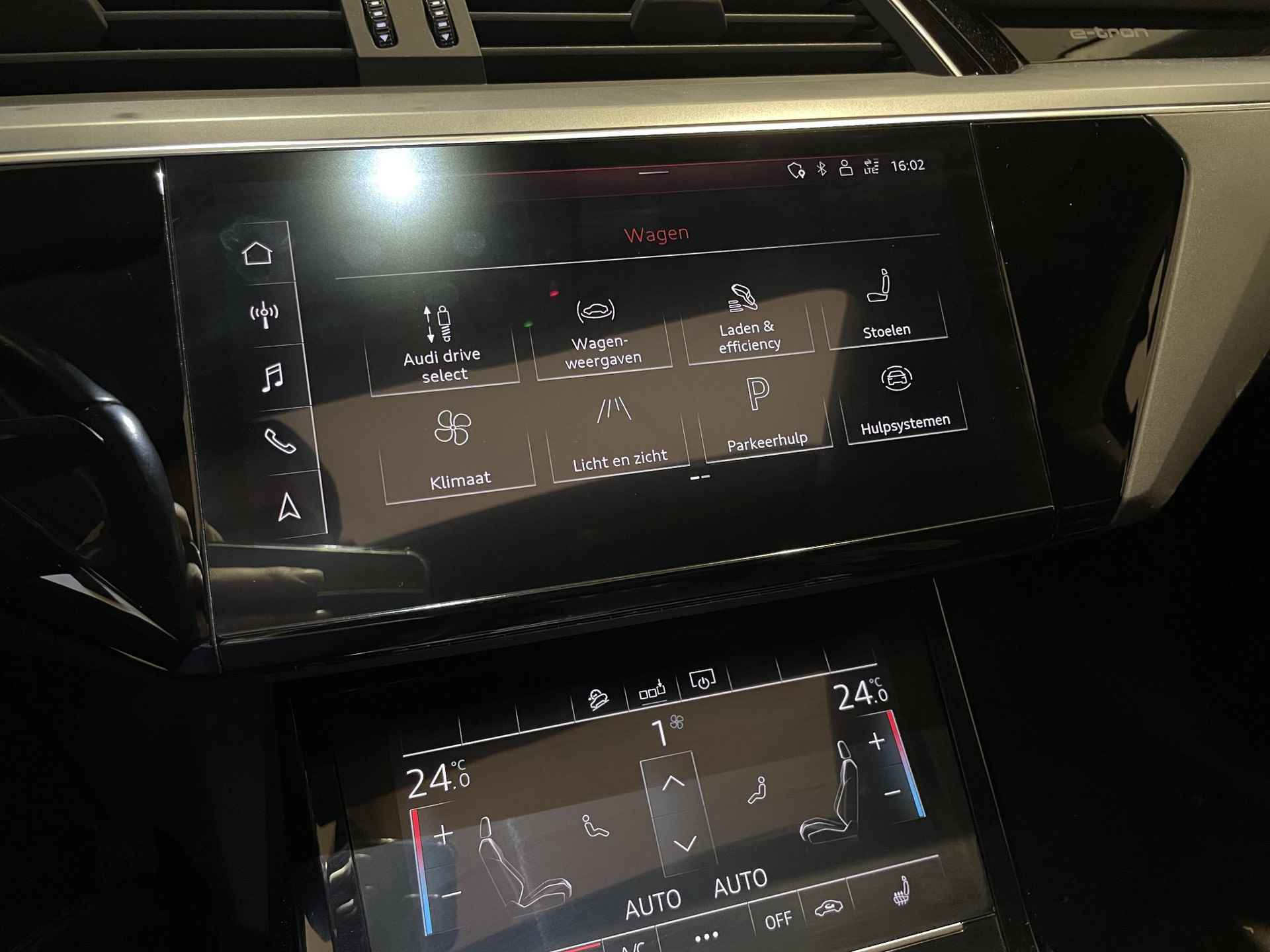 Audi e-tron e-tron 50 quattro Launch edition plus 71 kWh 313PK | Panoramadak | Navigatie | Afneembare Trekhaak | Lederen Bekleding | Cruise Control | Stoelverwarming | Digital Cockpit | Parkeersensoren | - 28/36