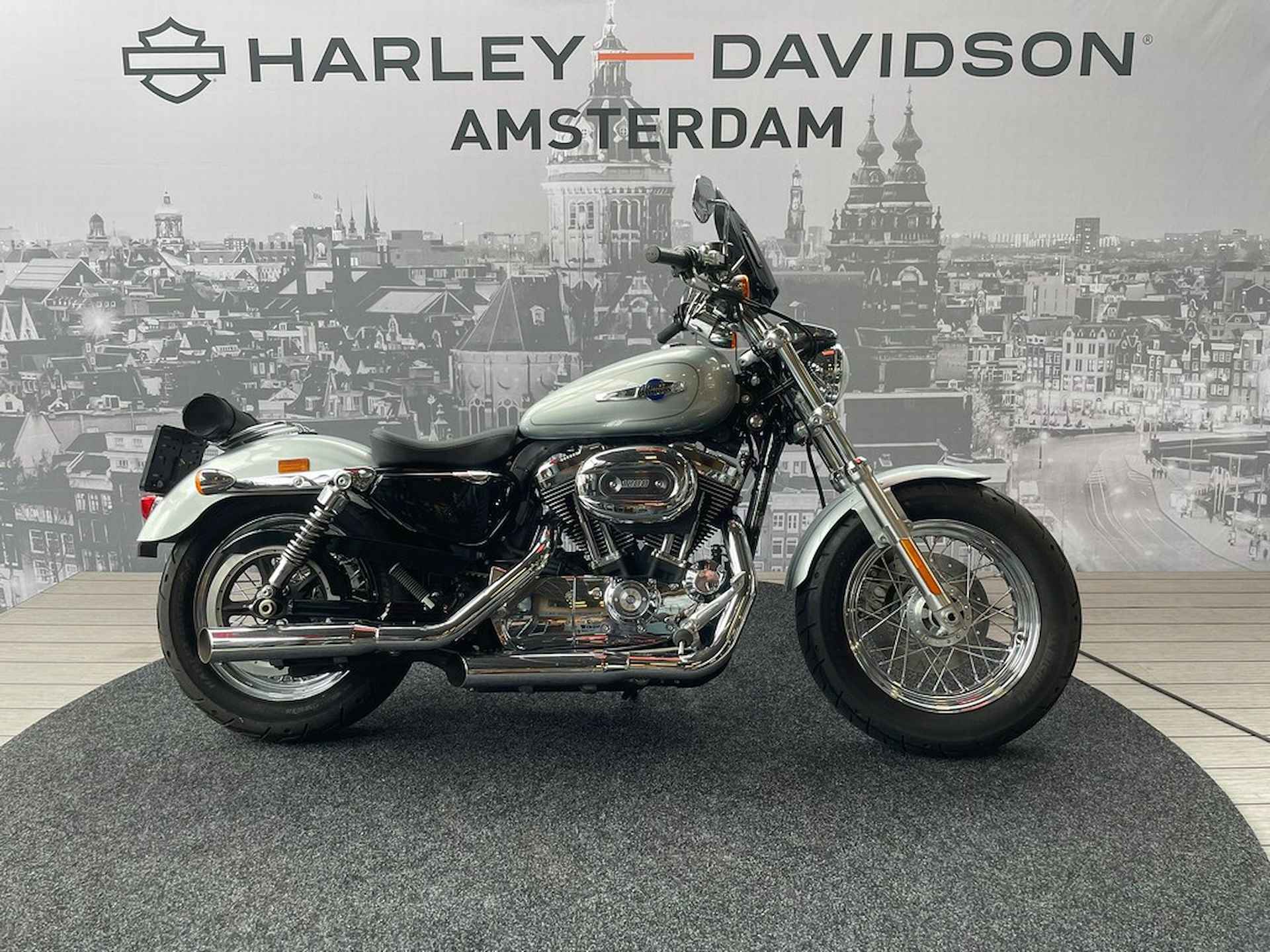 Harley-Davidson XL 1200C SPORTSTER 1200 CUSTOM - 1/8
