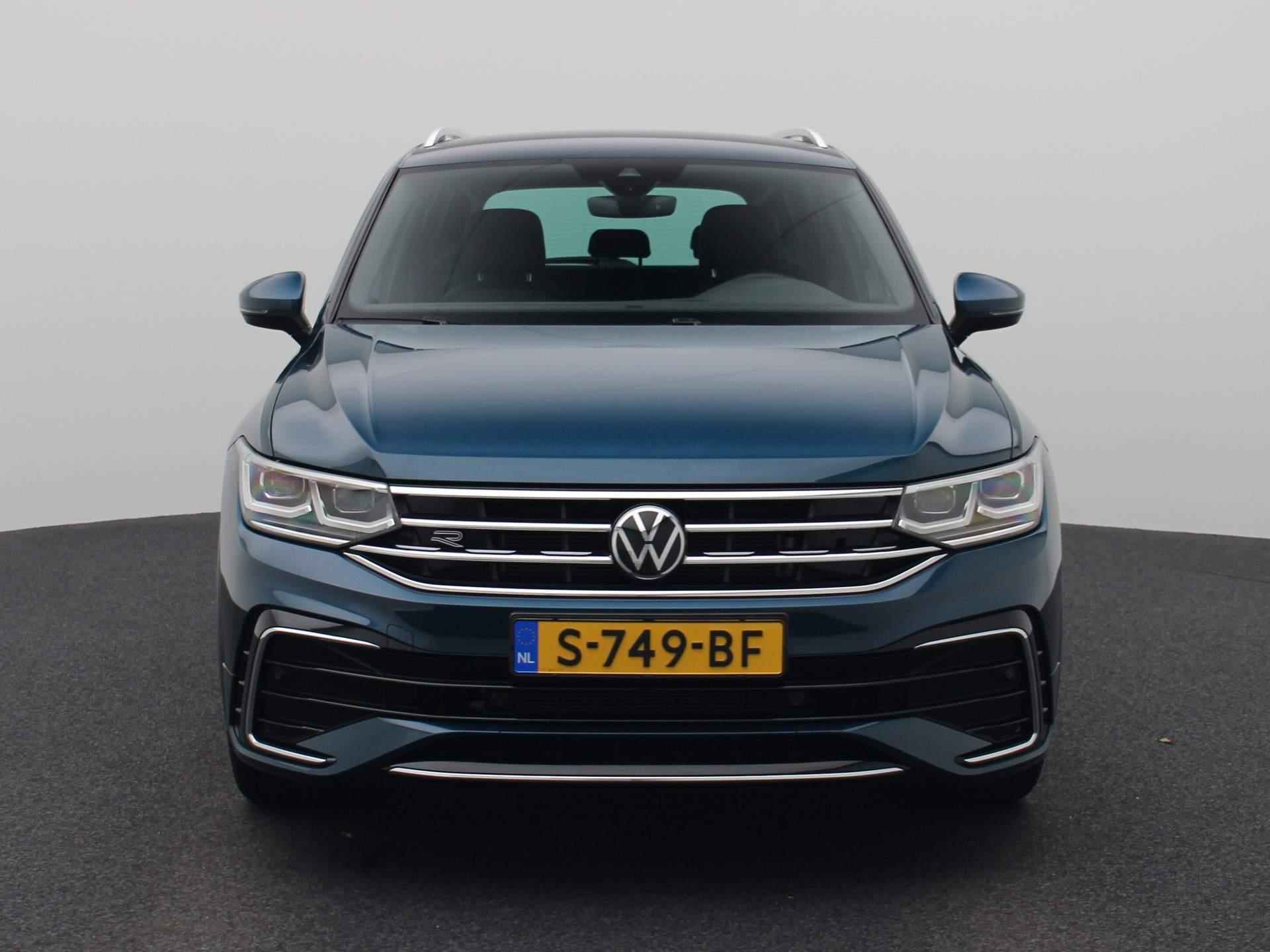 Volkswagen Tiguan 1.5 TSI R-Line Business+ 150 PK DSG | Apple Carplay | Elektrische Achterklep | Parkeersensoren | Climate Control | Digital Cockpit Pro | DAB Radio | Elektrische Inklapbare Spiegels | - 4/43
