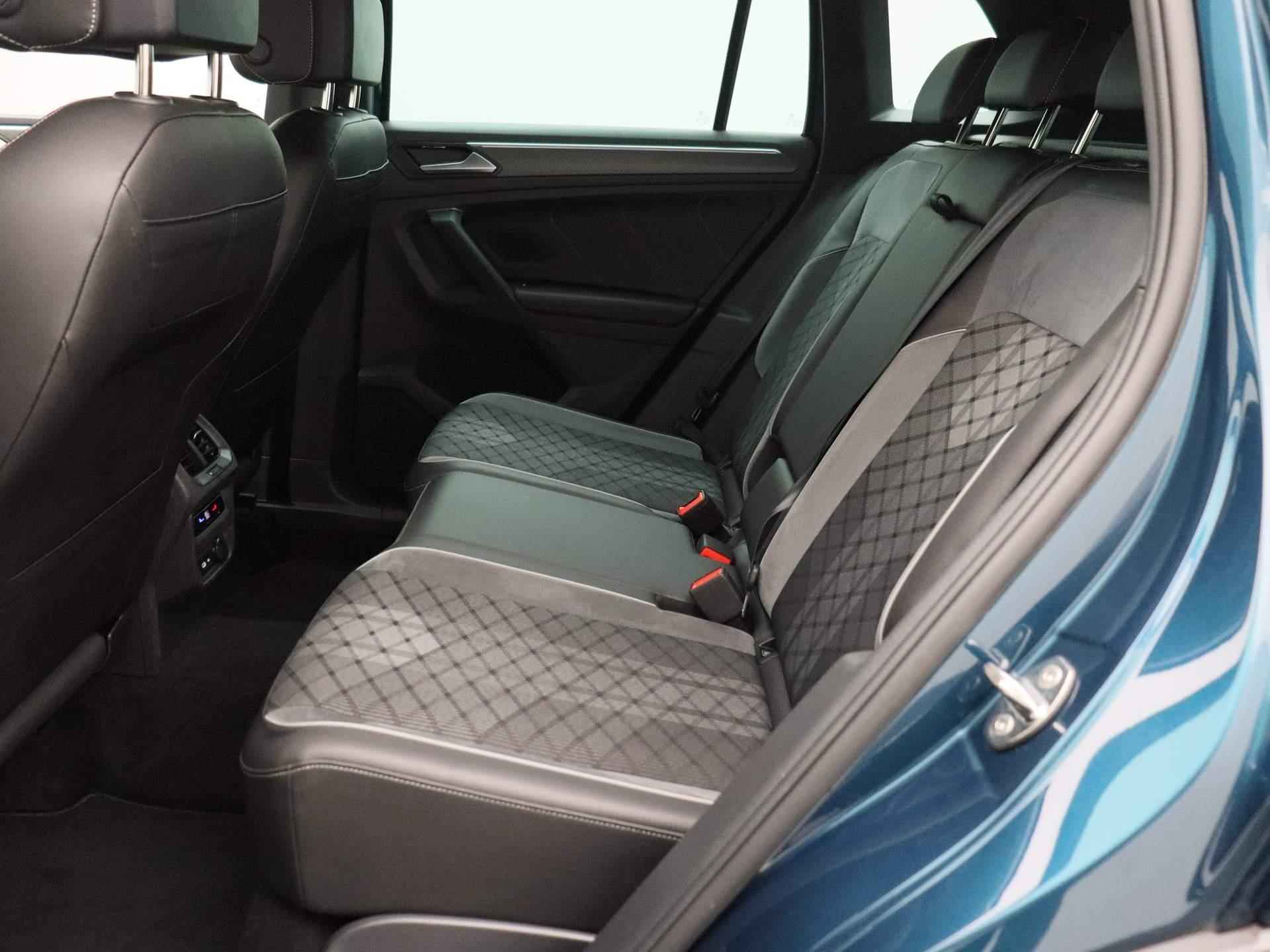 Volkswagen Tiguan 1.5 TSI R-Line Business+ 150 PK DSG | Apple Carplay | Elektrische Achterklep | Parkeersensoren | Climate Control | Digital Cockpit Pro | DAB Radio | Elektrische Inklapbare Spiegels | - 14/43