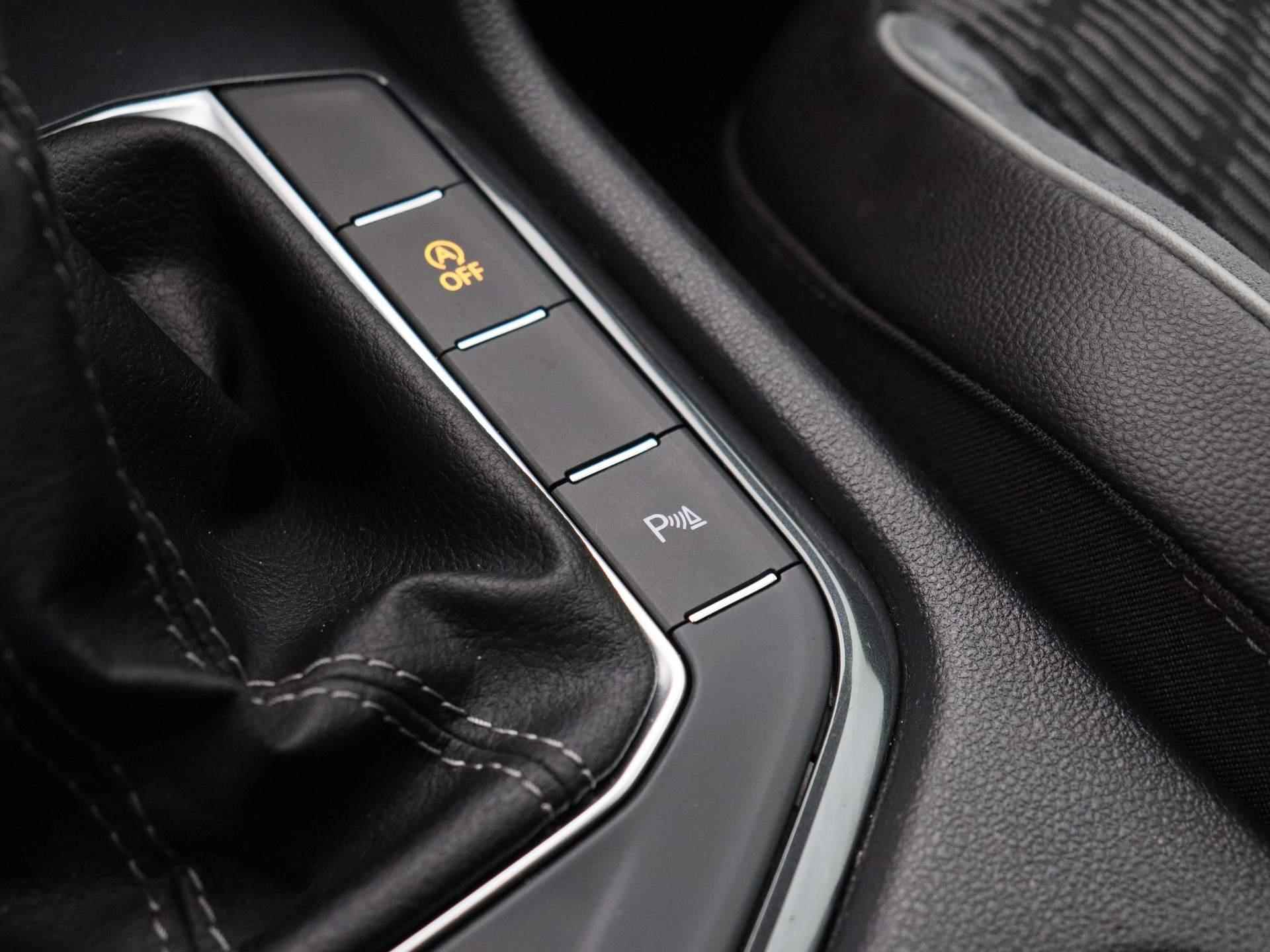 Volkswagen Tiguan 1.5 TSI R-Line Business+ 150 PK DSG | Apple Carplay | Elektrische Achterklep | Parkeersensoren | Climate Control | Digital Cockpit Pro | DAB Radio | Elektrische Inklapbare Spiegels | - 25/43