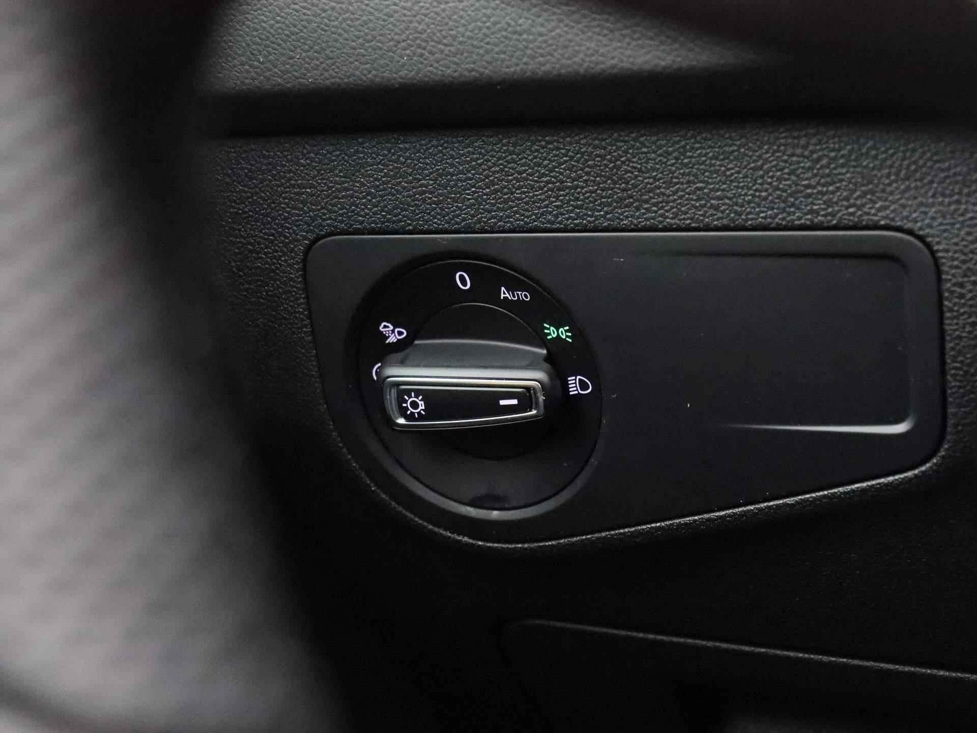 Volkswagen Tiguan 1.5 TSI R-Line Business+ 150 PK DSG | Apple Carplay | Elektrische Achterklep | Parkeersensoren | Climate Control | Digital Cockpit Pro | DAB Radio | Elektrische Inklapbare Spiegels | - 28/43