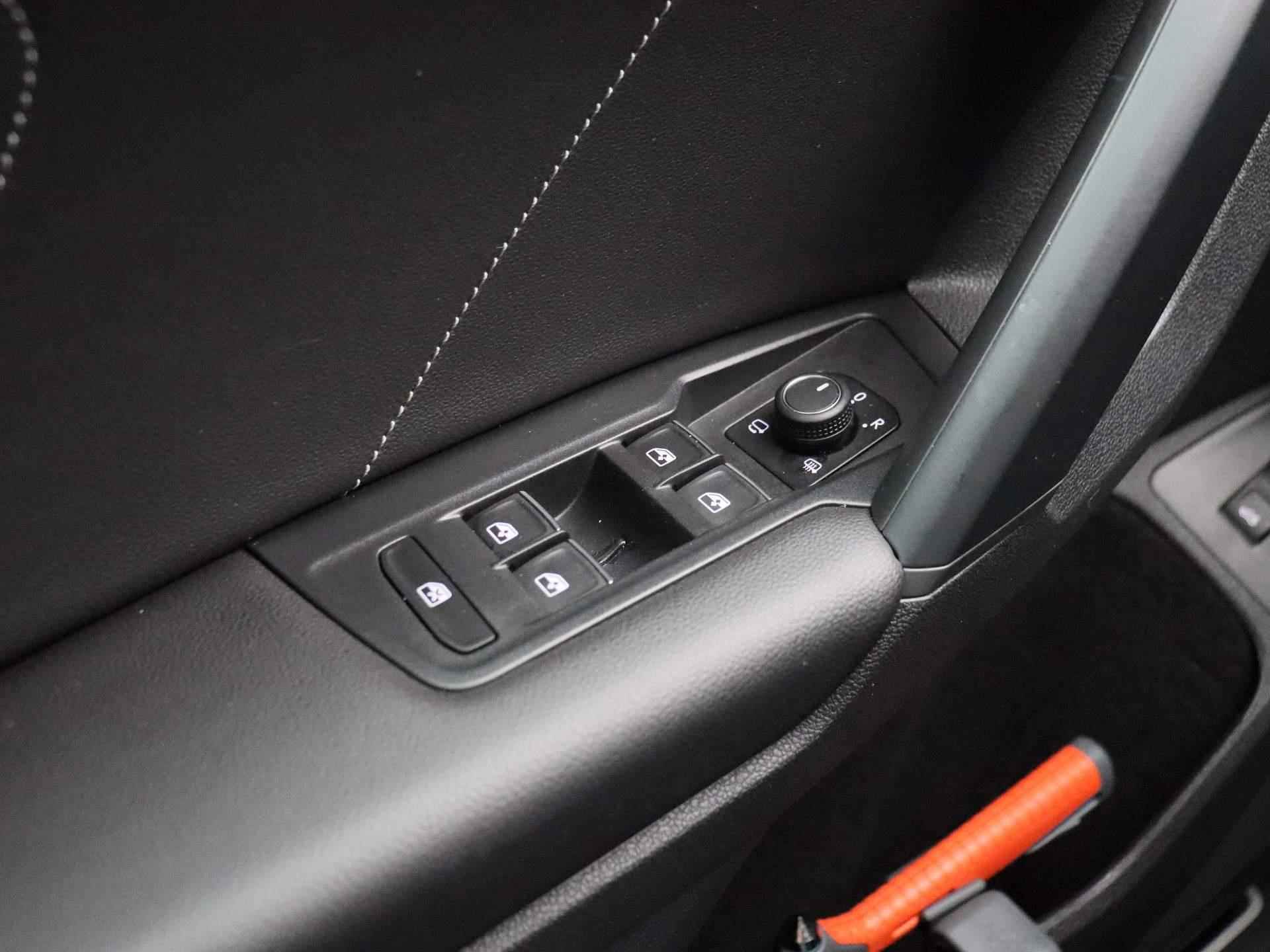 Volkswagen Tiguan 1.5 TSI R-Line Business+ 150 PK DSG | Apple Carplay | Elektrische Achterklep | Parkeersensoren | Climate Control | Digital Cockpit Pro | DAB Radio | Elektrische Inklapbare Spiegels | - 29/43