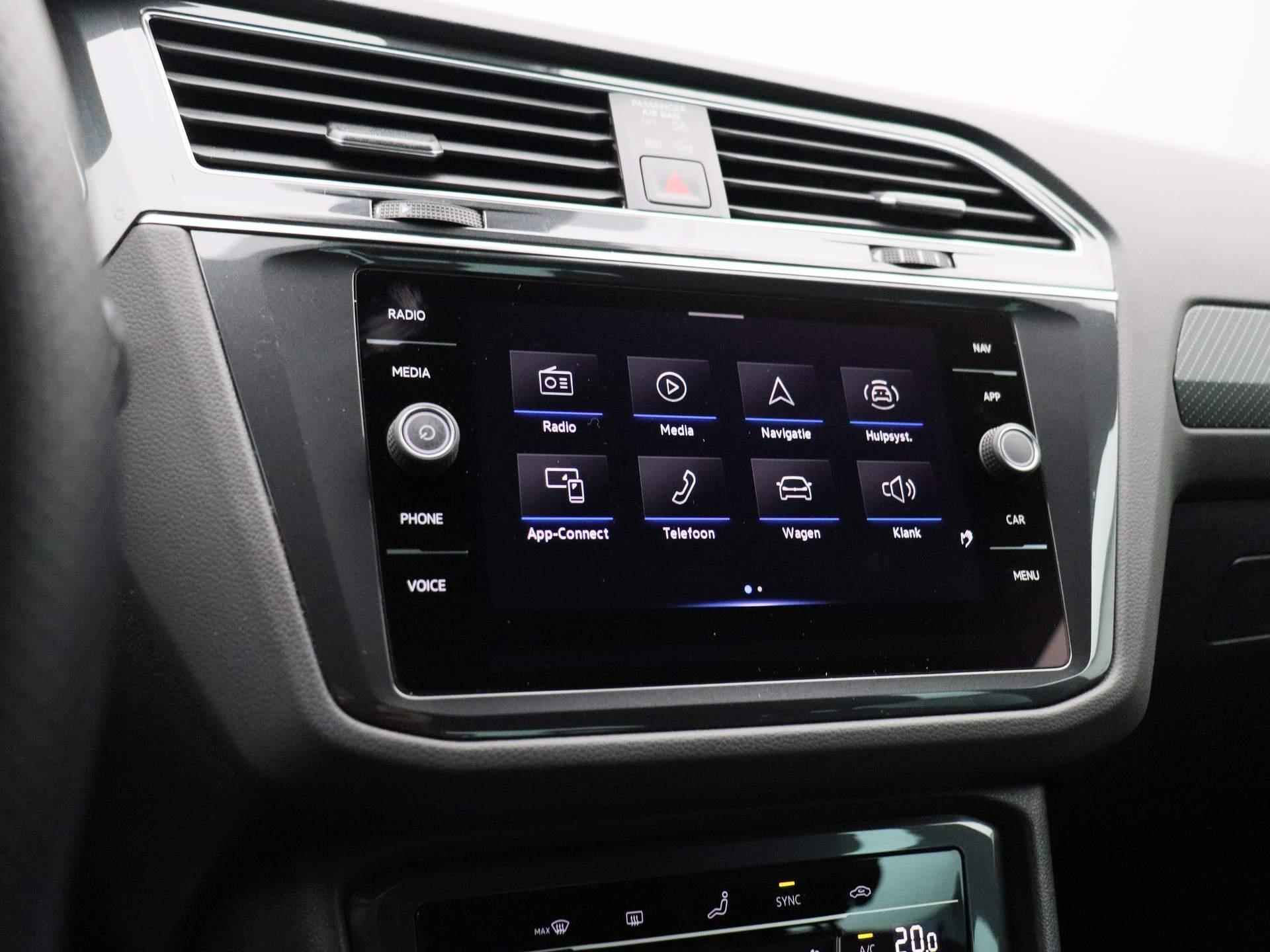 Volkswagen Tiguan 1.5 TSI R-Line Business+ 150 PK DSG | Apple Carplay | Elektrische Achterklep | Parkeersensoren | Climate Control | Digital Cockpit Pro | DAB Radio | Elektrische Inklapbare Spiegels | - 33/43