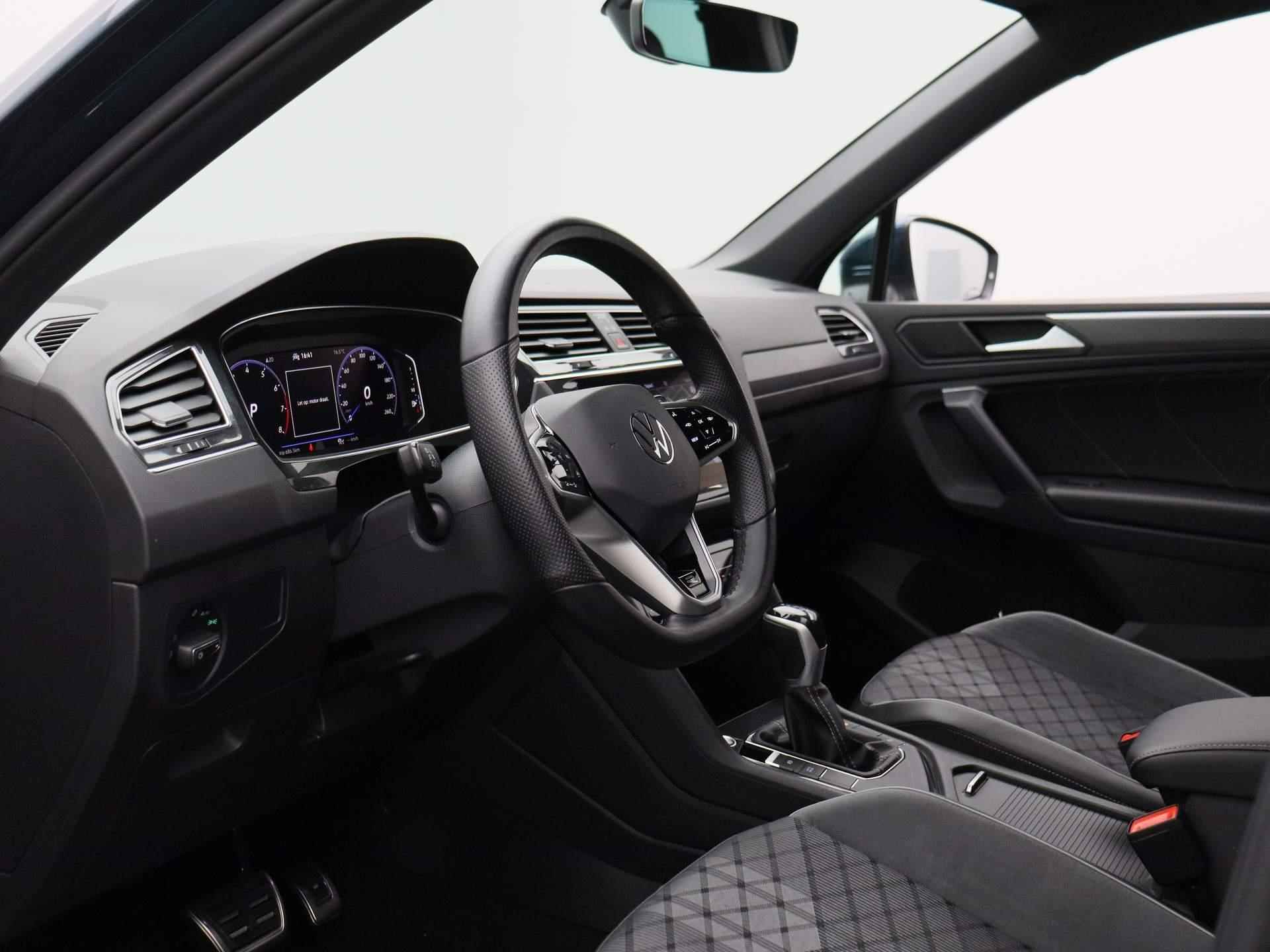 Volkswagen Tiguan 1.5 TSI R-Line Business+ 150 PK DSG | Apple Carplay | Elektrische Achterklep | Parkeersensoren | Climate Control | Digital Cockpit Pro | DAB Radio | Elektrische Inklapbare Spiegels | - 35/43