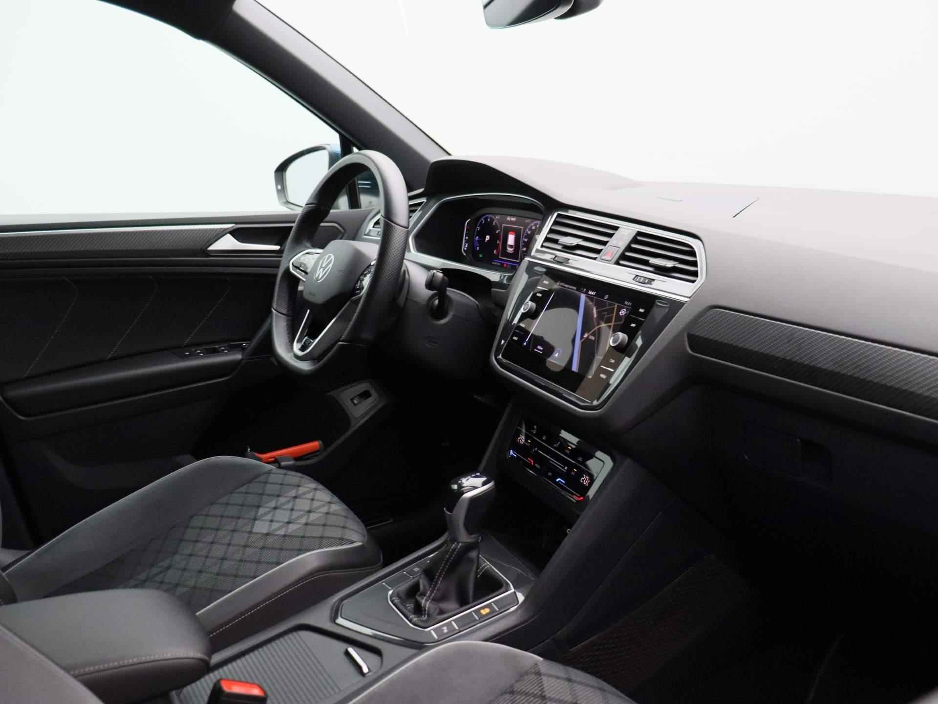 Volkswagen Tiguan 1.5 TSI R-Line Business+ 150 PK DSG | Apple Carplay | Elektrische Achterklep | Parkeersensoren | Climate Control | Digital Cockpit Pro | DAB Radio | Elektrische Inklapbare Spiegels | - 37/43