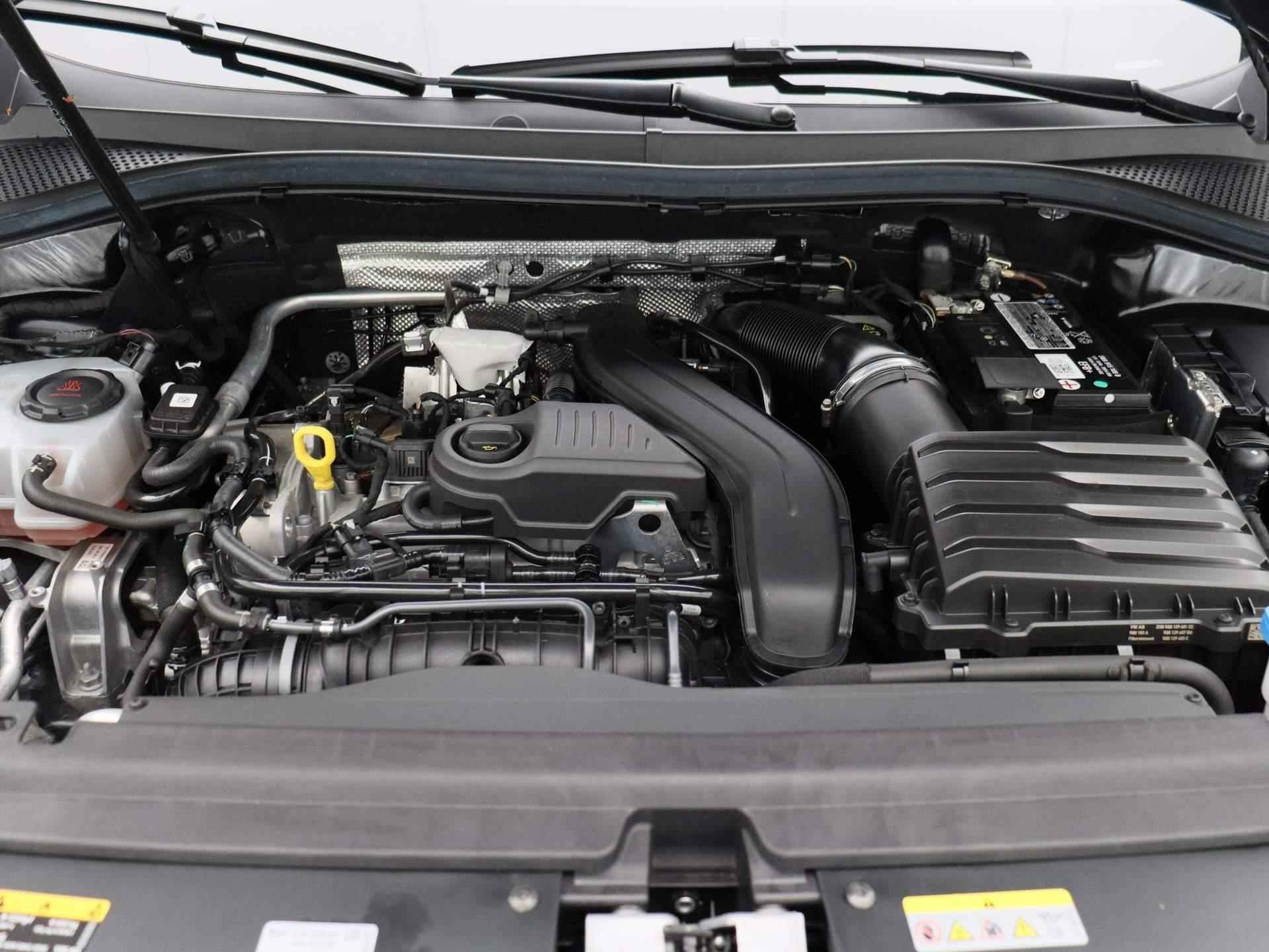 Volkswagen Tiguan 1.5 TSI R-Line Business+ 150 PK DSG | Apple Carplay | Elektrische Achterklep | Parkeersensoren | Climate Control | Digital Cockpit Pro | DAB Radio | Elektrische Inklapbare Spiegels | - 40/43